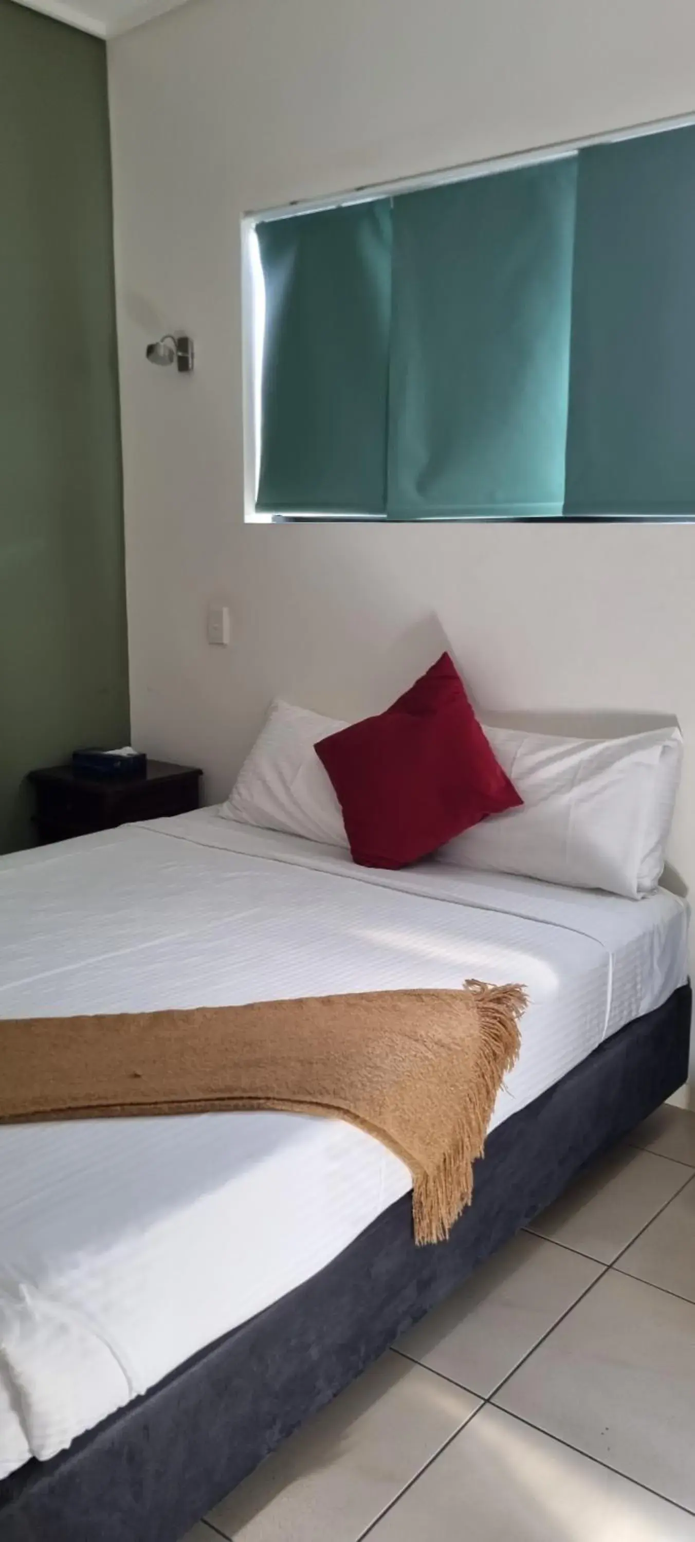 Two-Bedroom Apartment in Ayr Traveller's Motel Two-Bedroom Apartment in Ayr Traveller's Motel