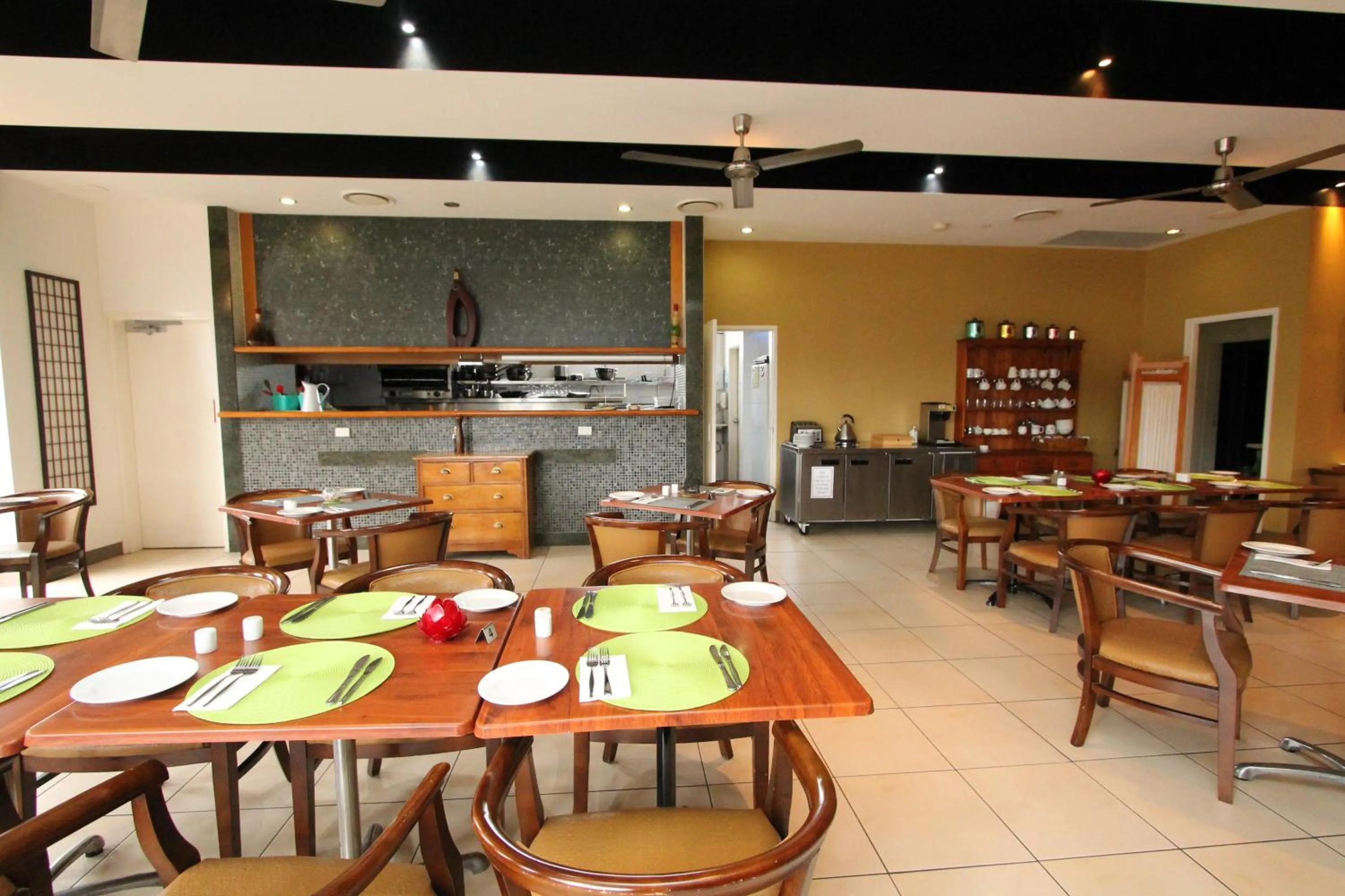 Restaurant/places to eat in Ayr Traveller's Motel