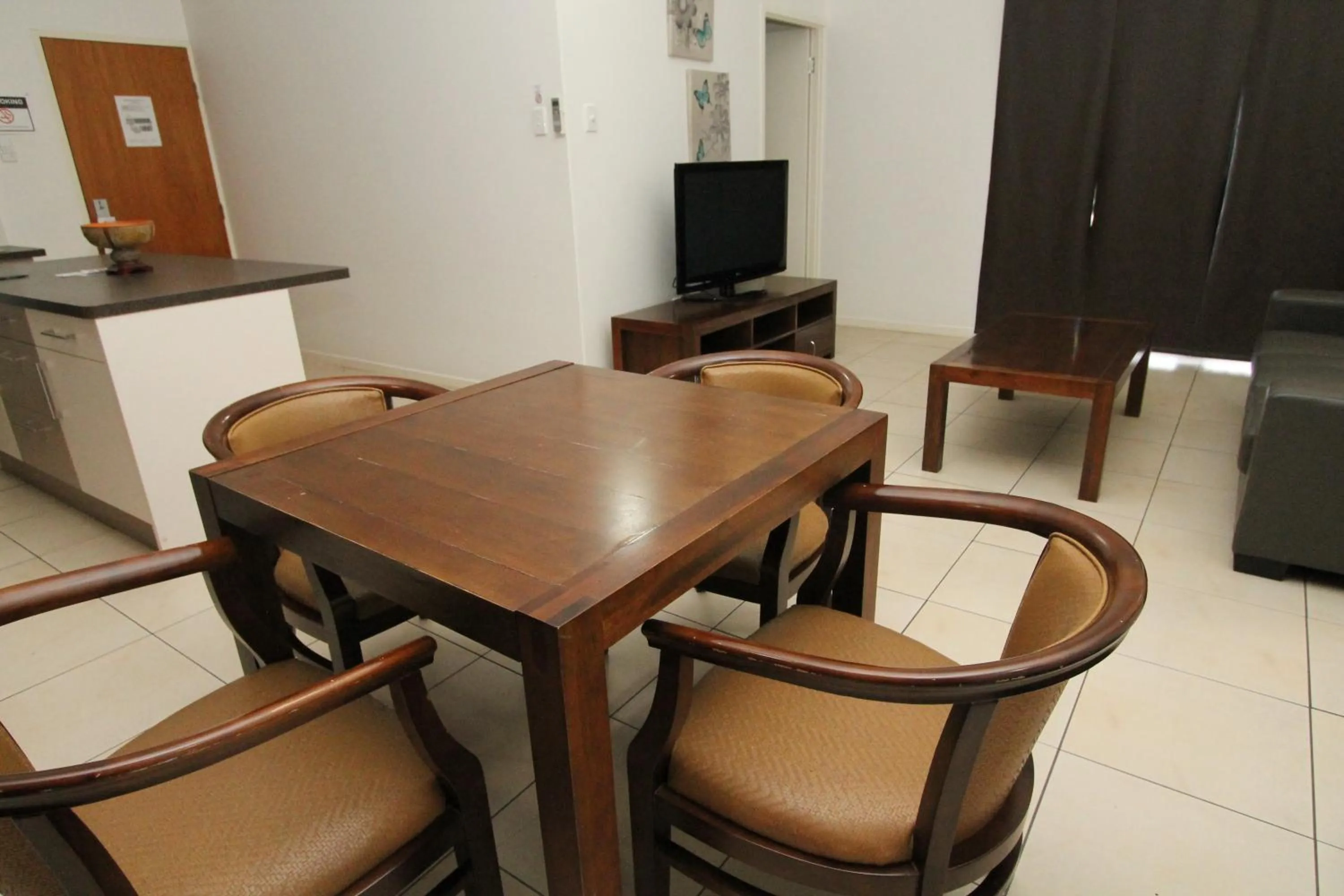 Kitchen or kitchenette in Ayr Traveller's Motel