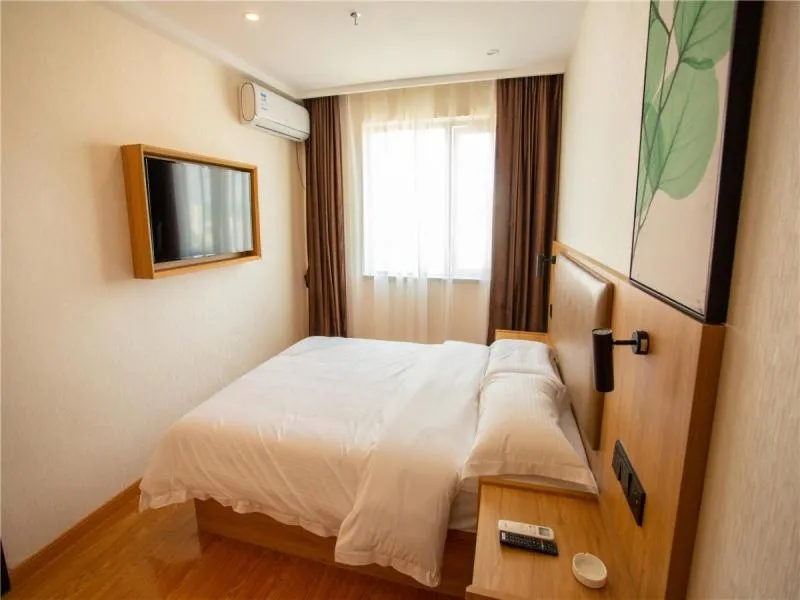 Bed in GreenTree Inn Qinzhou Qinzhou East Railway Station Hotel
