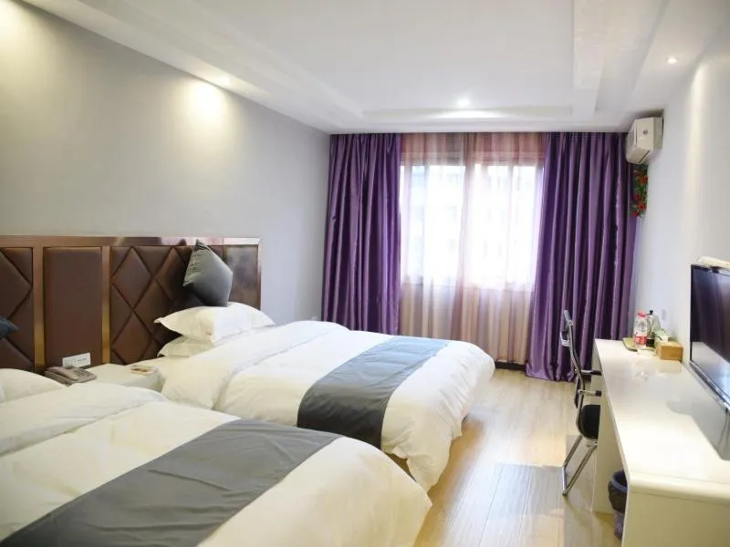 Bed in Shell Lishui High Speed Railway Station Hotel