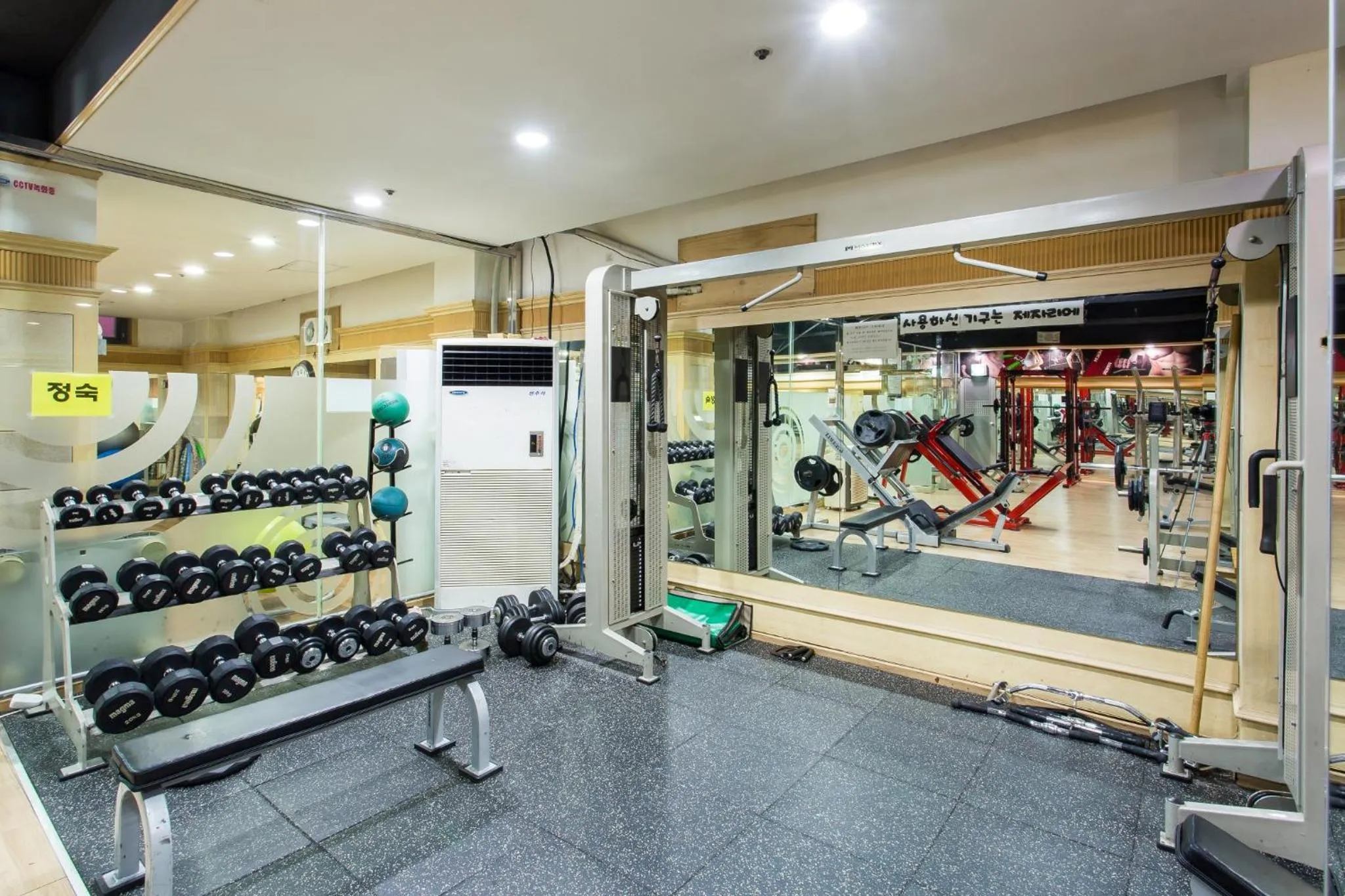 Fitness centre/facilities in Lamer Hotel