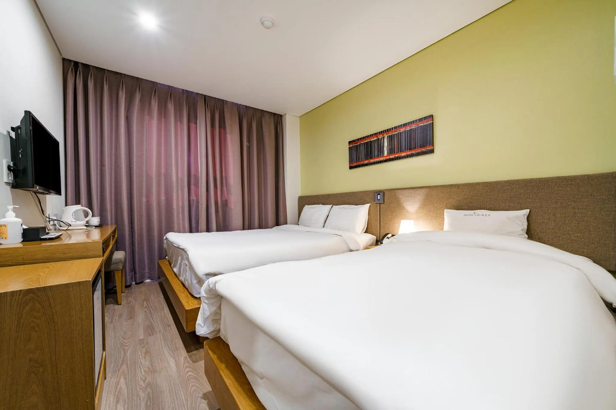 Photo of the whole room, Bed in Lamer Hotel