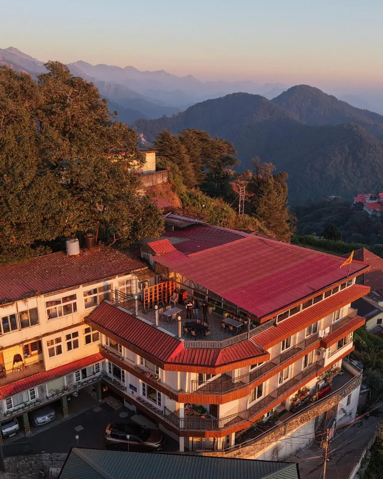 Vaydantaa - Luxury Boutique Hotel Mussoorie Vaydantaa - Luxury Boutique Hotel Mussoorie