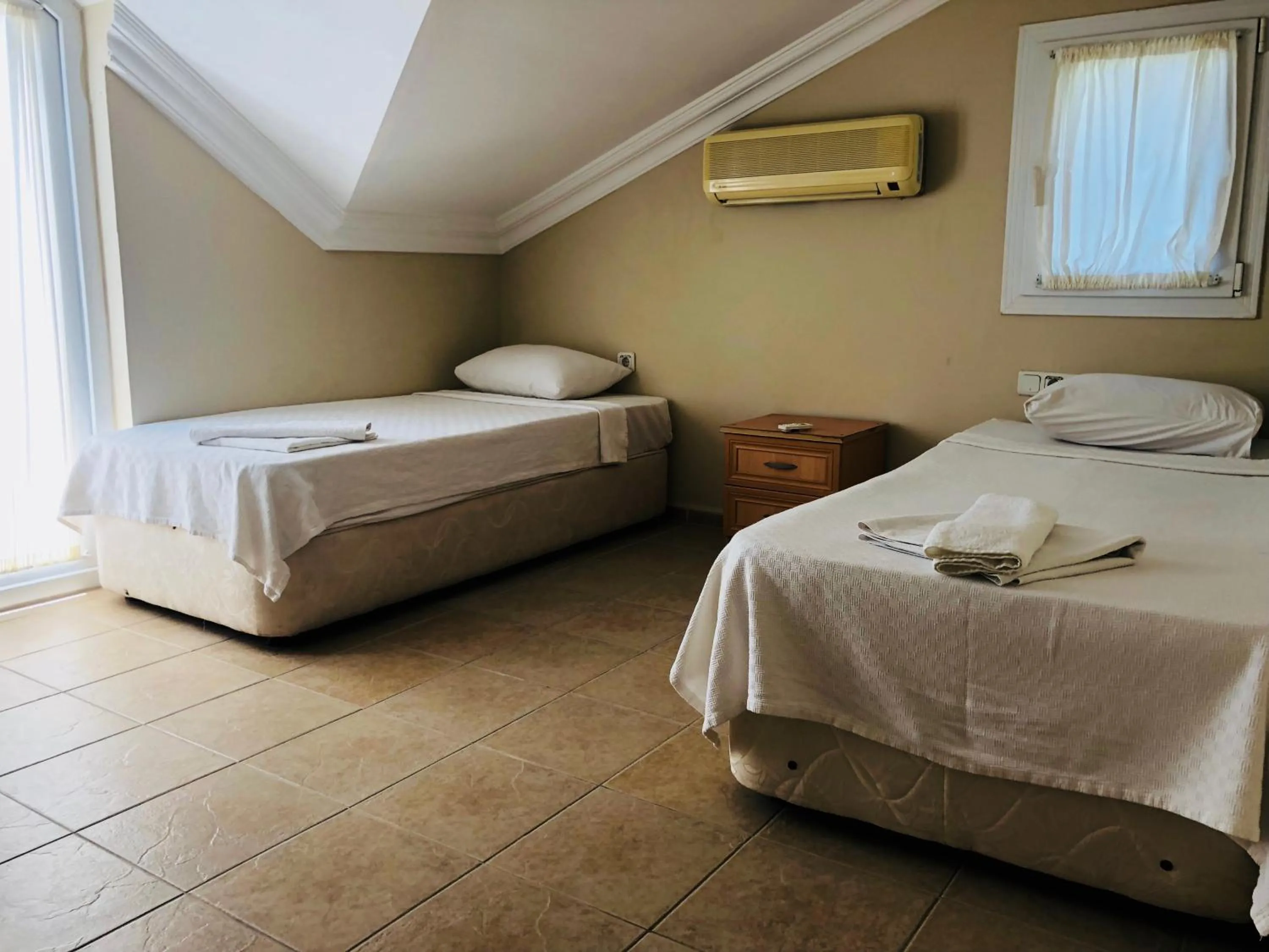 bunk bed, Bed in Dove Apart Hotel