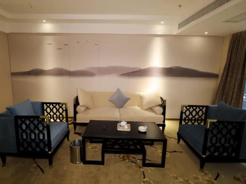 GreenTree Eastern Jingde Town Railway Station Hotel