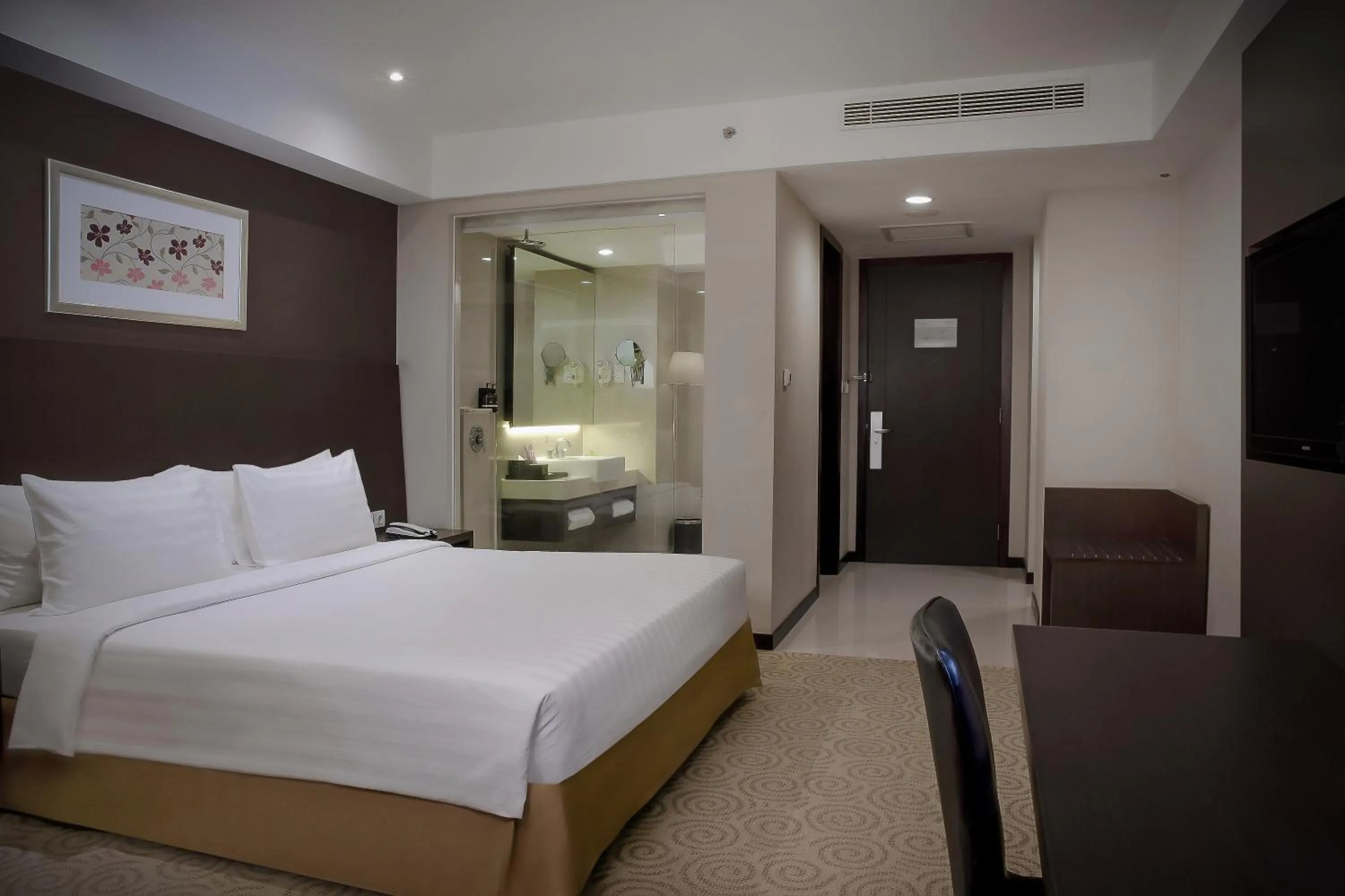 Bedroom, Bed in The Alana Surabaya