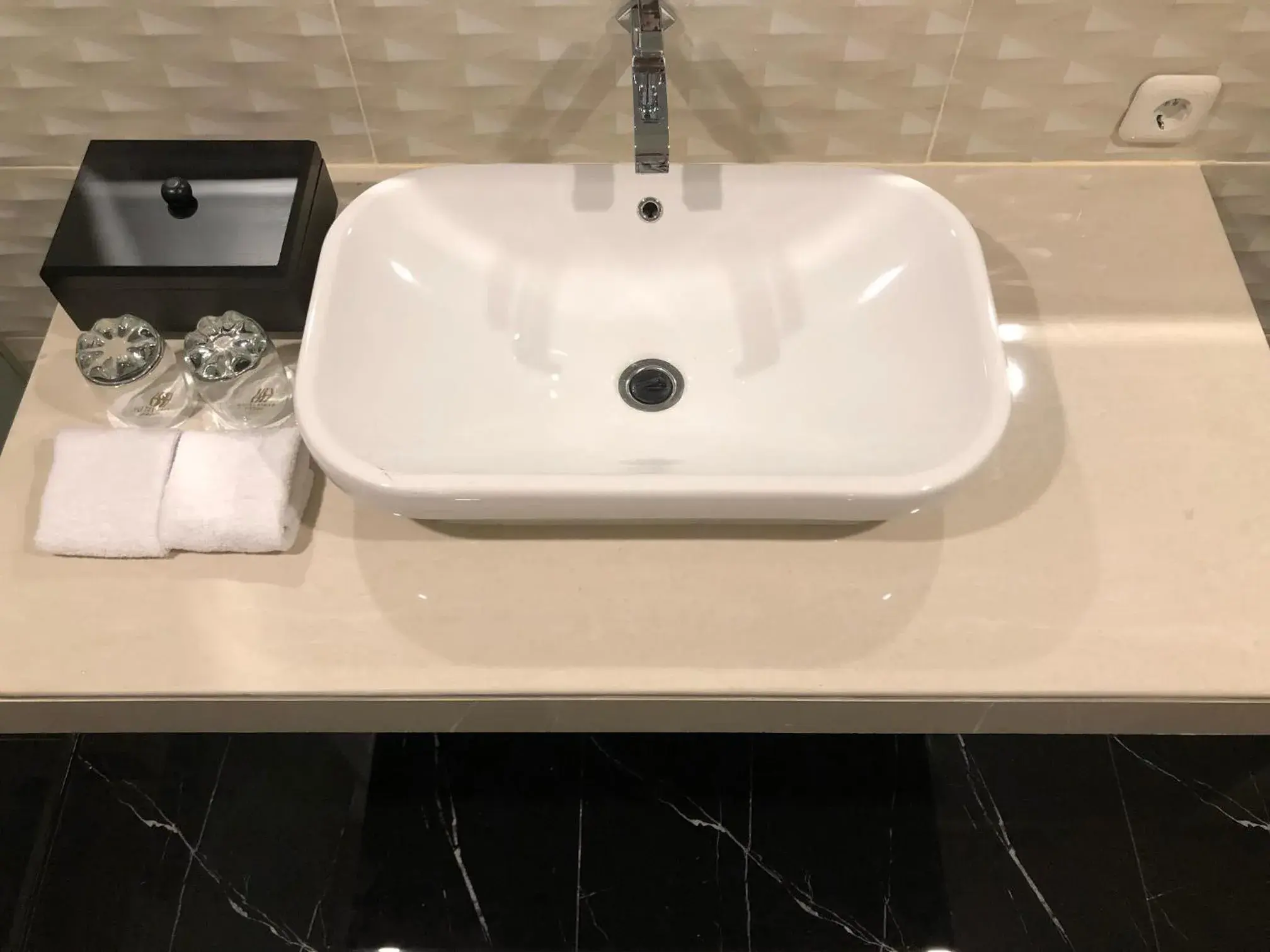 Bathroom in Hotel Sinar 1