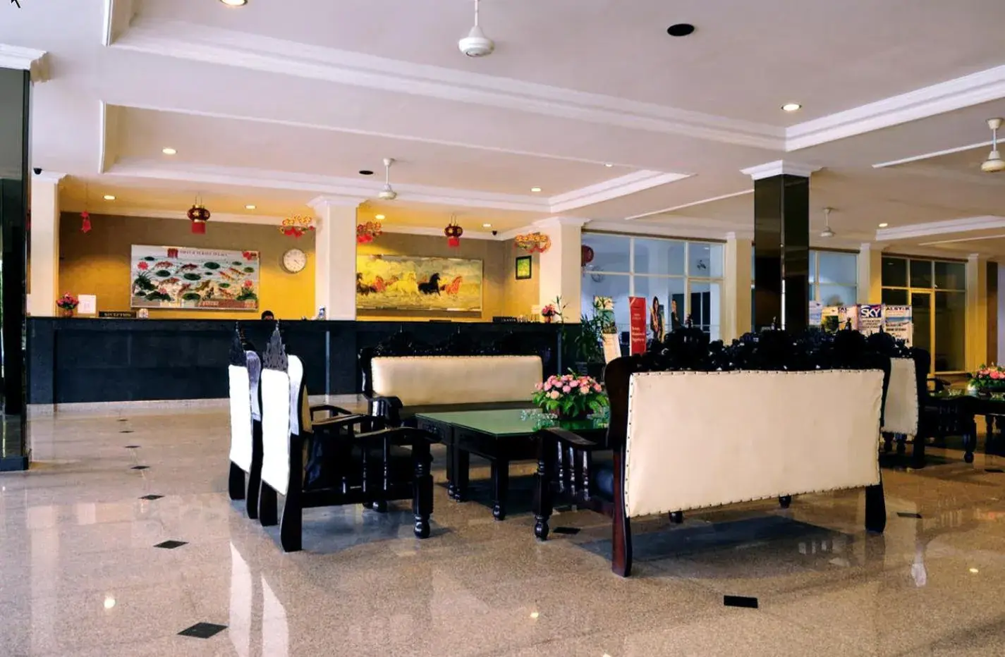 Lobby or reception, Restaurant/Places to Eat in Hotel Sinar 1