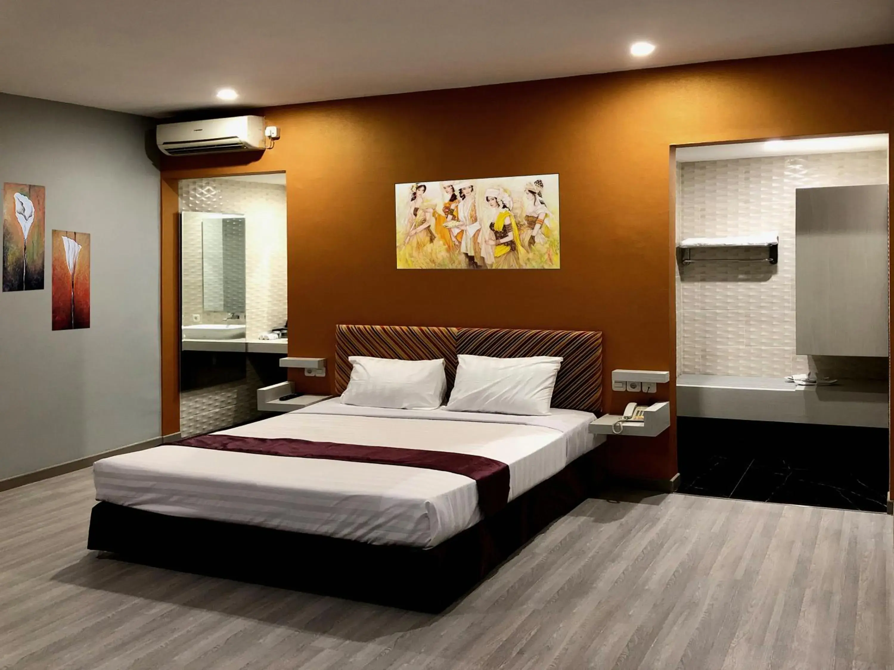 Bedroom, Bed in Hotel Sinar 1