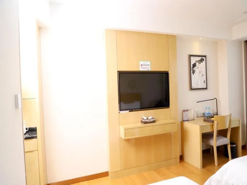 Bed in GreenTree Inn Zhumadian high-speed rail station square store