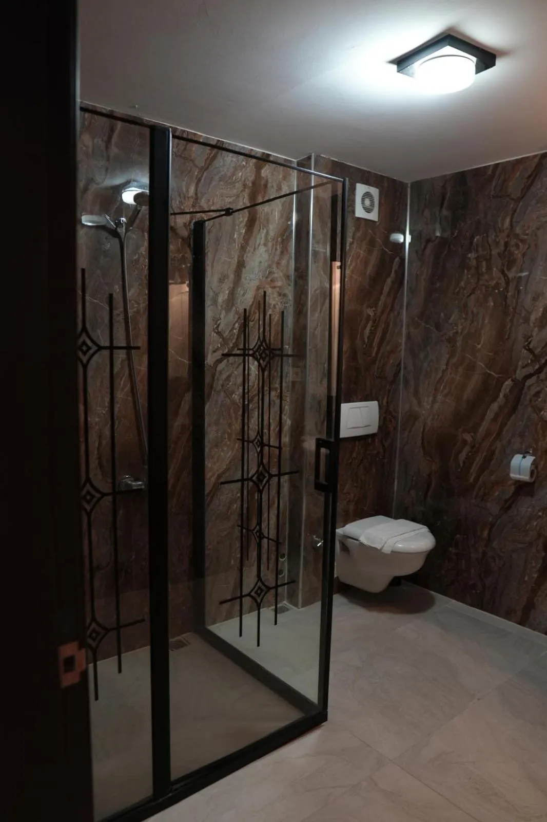 Shower in Comfort Downtown Istanbul