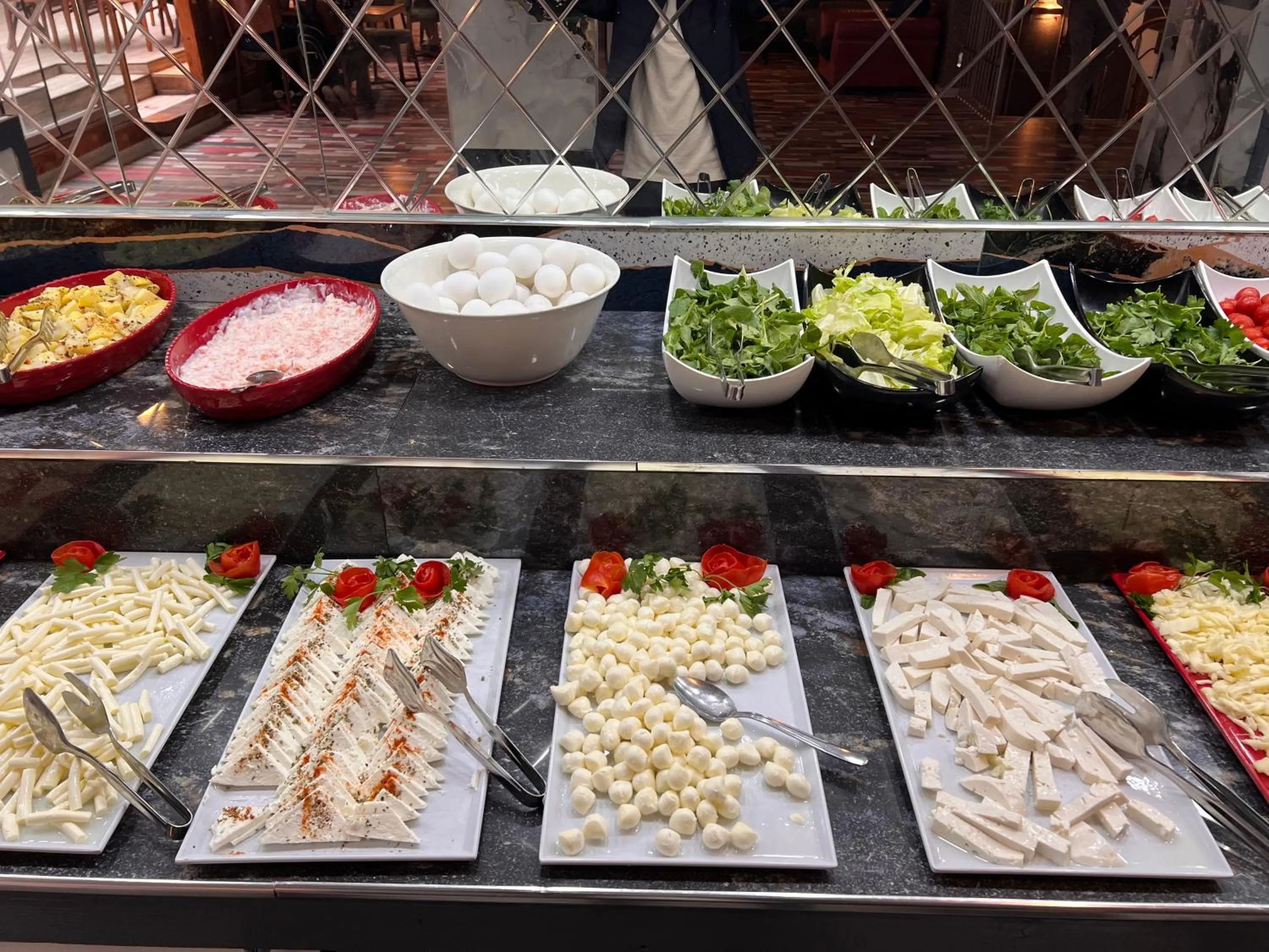 Food and drinks in Comfort Downtown Istanbul