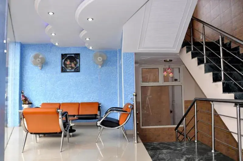 Lobby or reception in Hotel Queen Lobby or reception in Hotel Queen