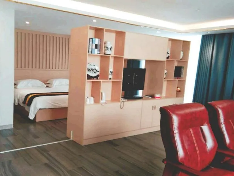 Shell Hainan Ledong County Huangliu Town Bus Station Hotel