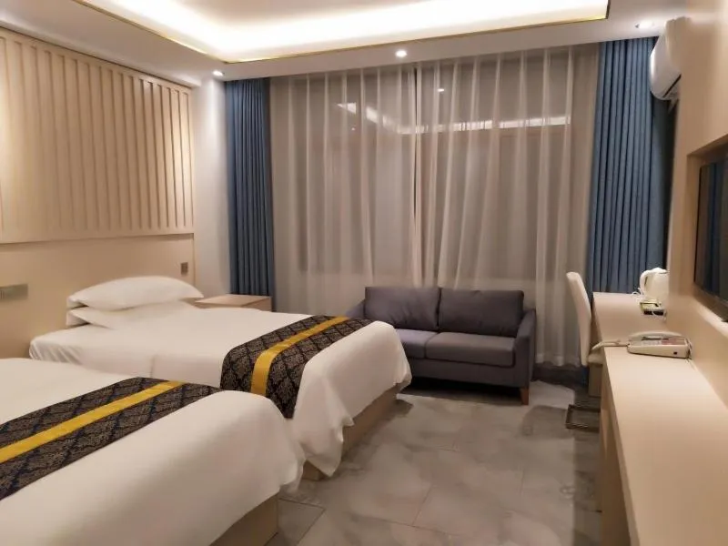 Shell Hainan Ledong County Huangliu Town Bus Station Hotel