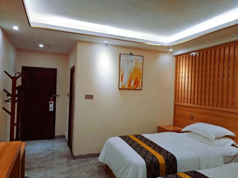 Shell Hainan Ledong County Huangliu Town Bus Station Hotel