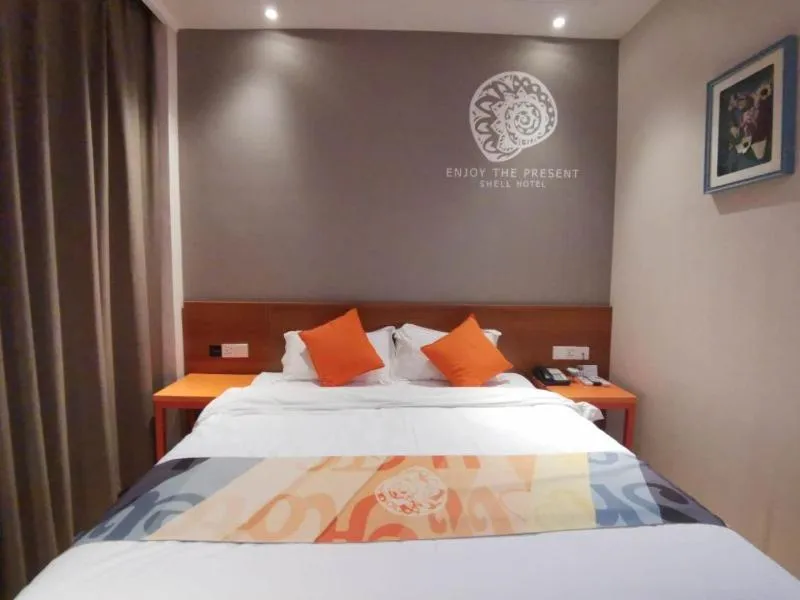 Bed in Shell Liaocheng Linqing City Bus Station Hotel