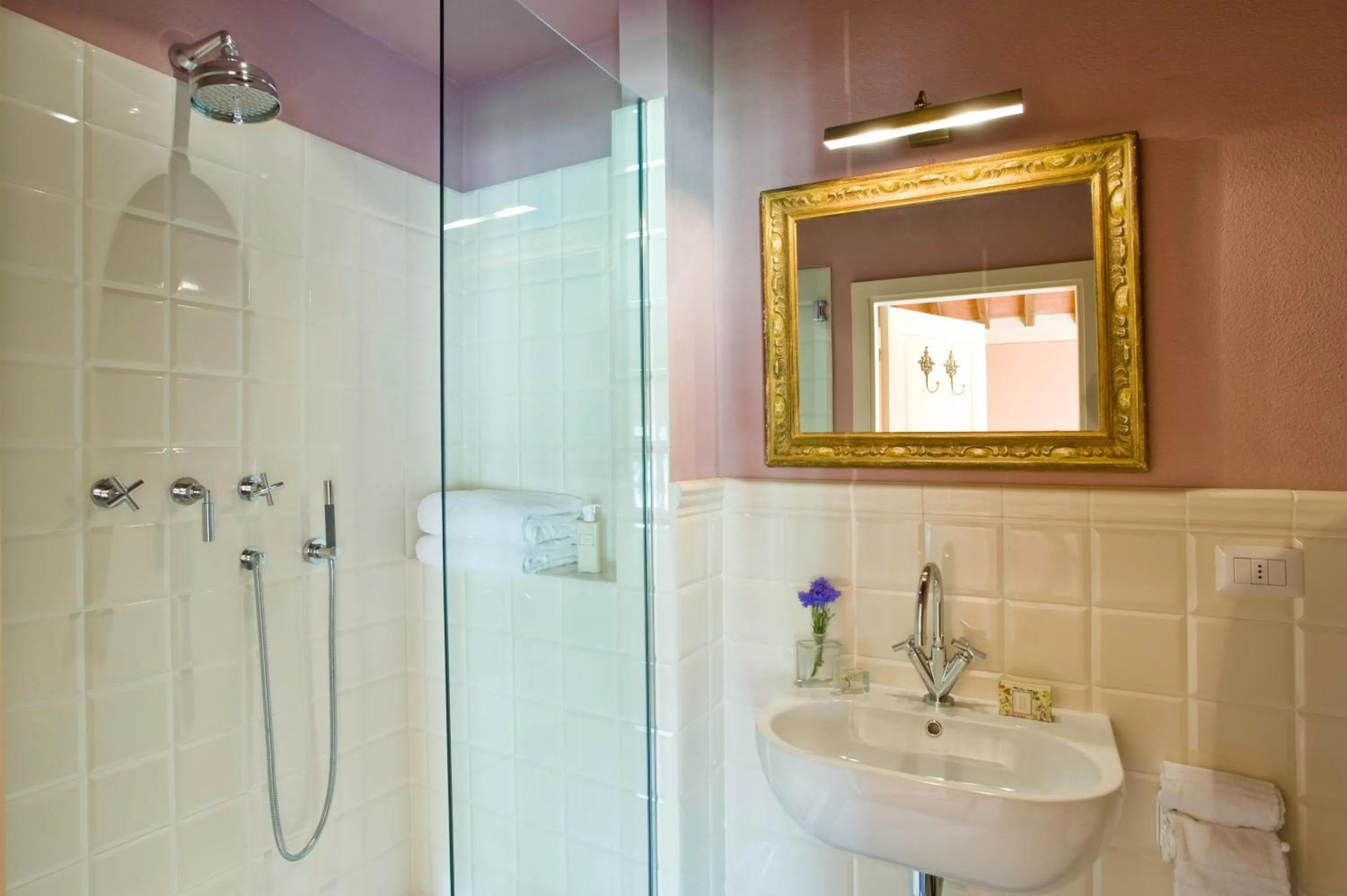 Bathroom in Borgo I Vicelli Adults Only Relais