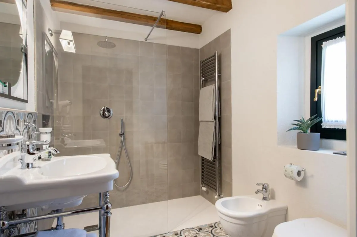 Bathroom in Borgo I Vicelli Adults Only Relais