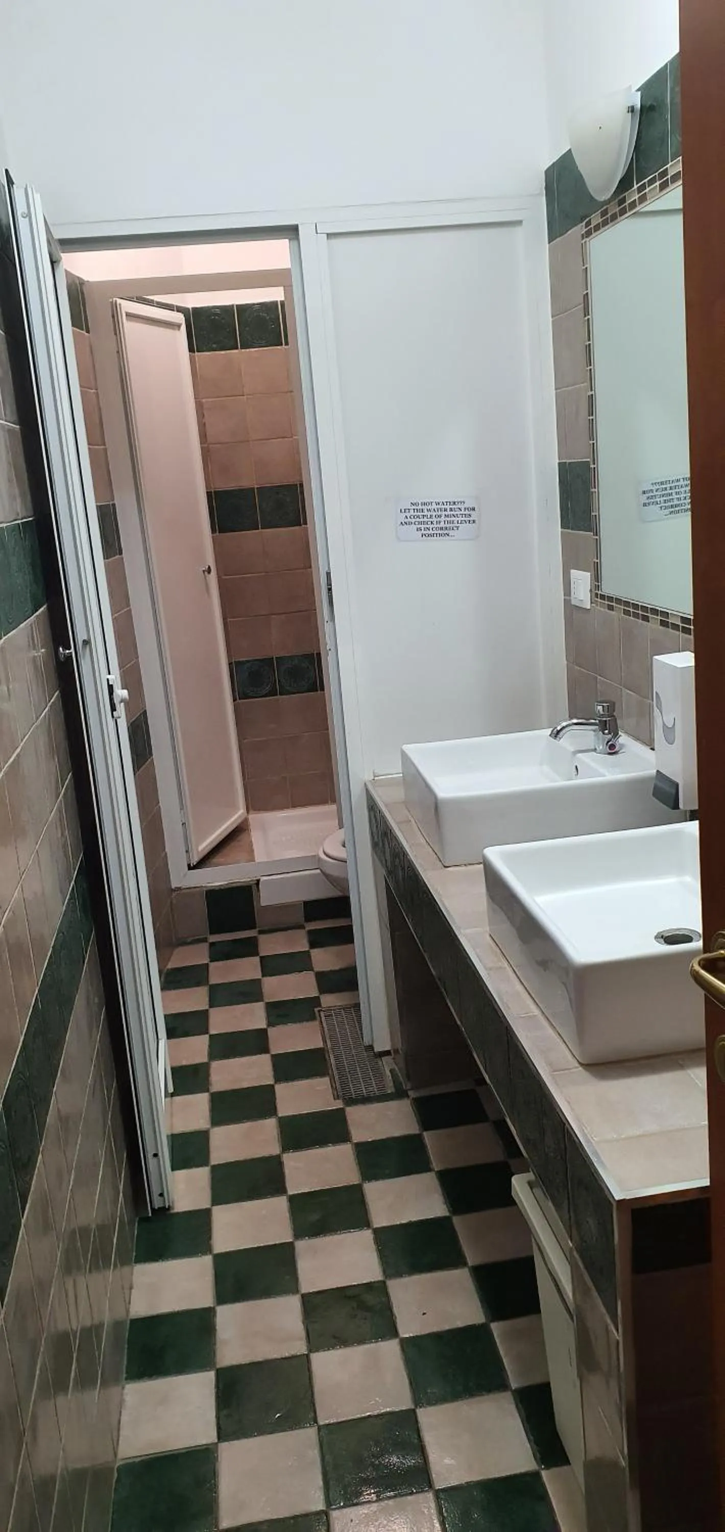 Shower in A&C Much More II