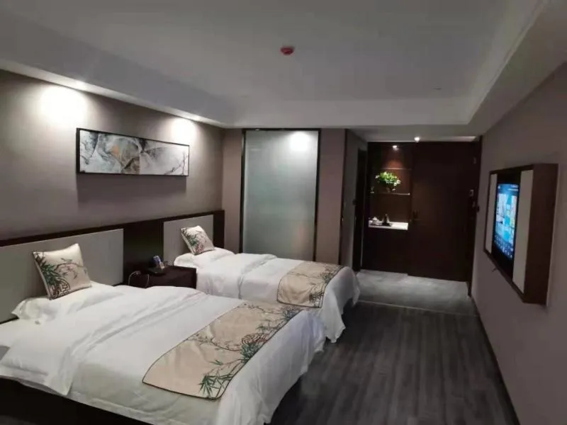 Shell Fuyang City South Bus Station Hotel