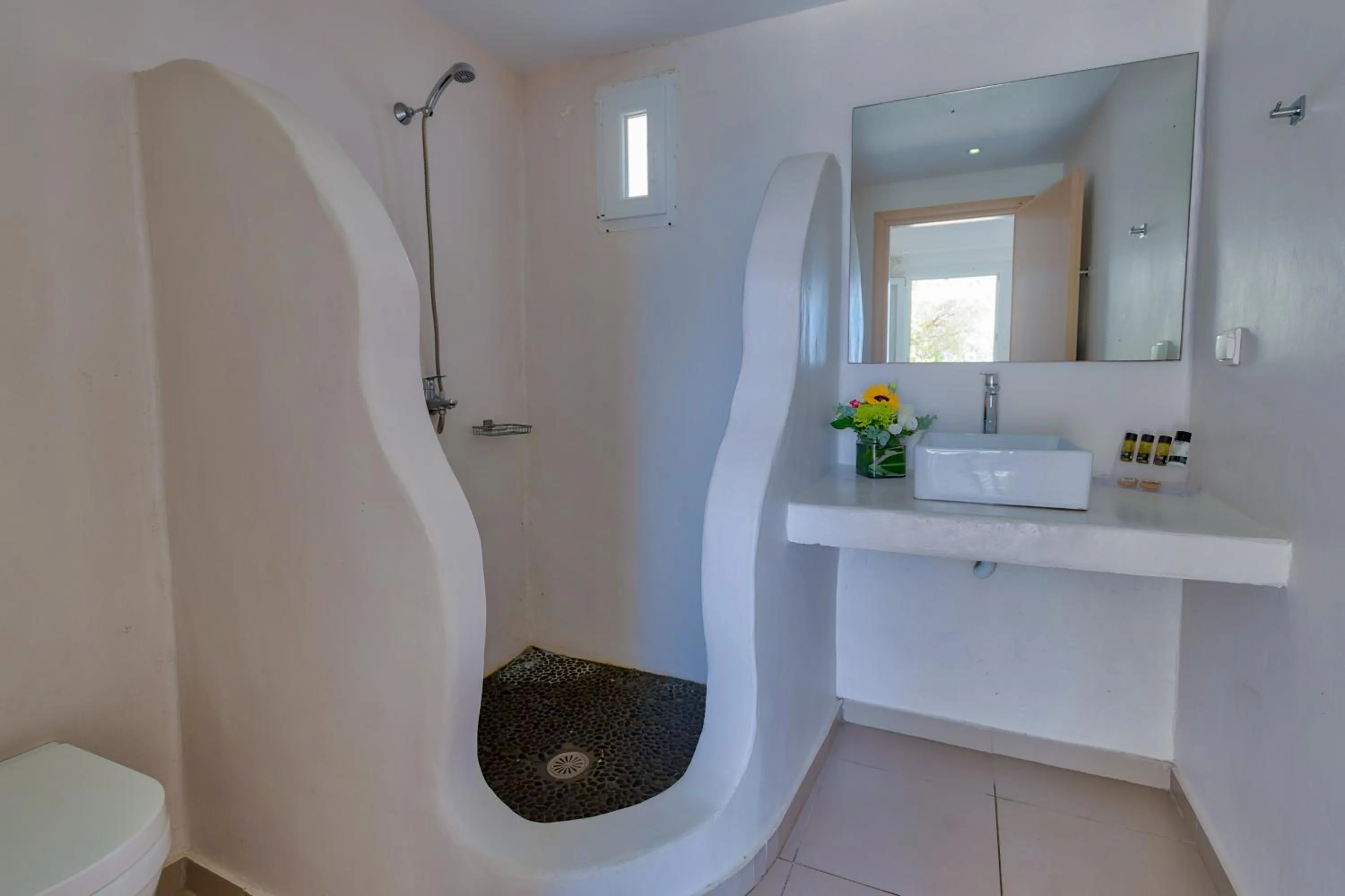 Bathroom in With-inn Mykonos Suites