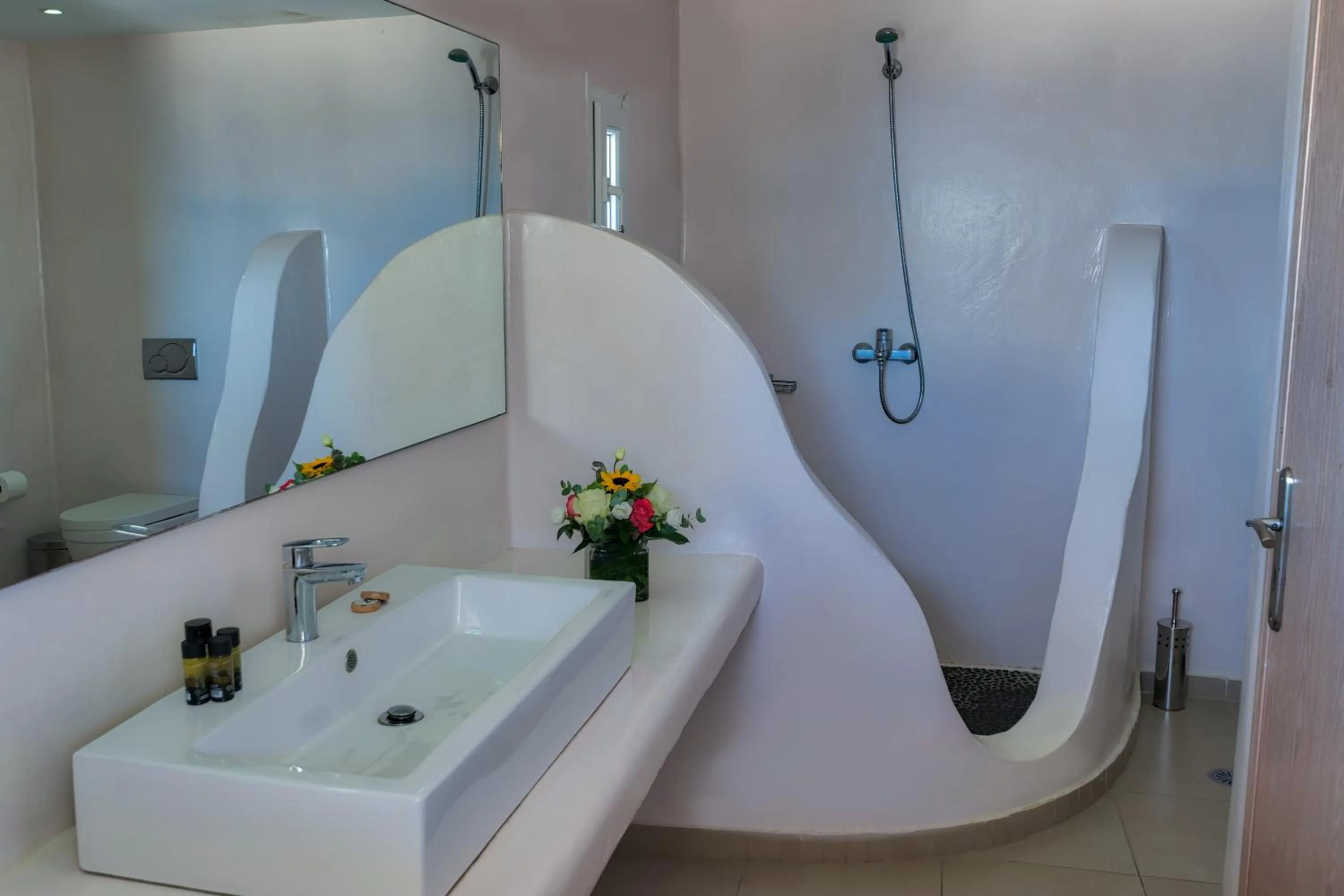 Bathroom in With-inn Mykonos Suites