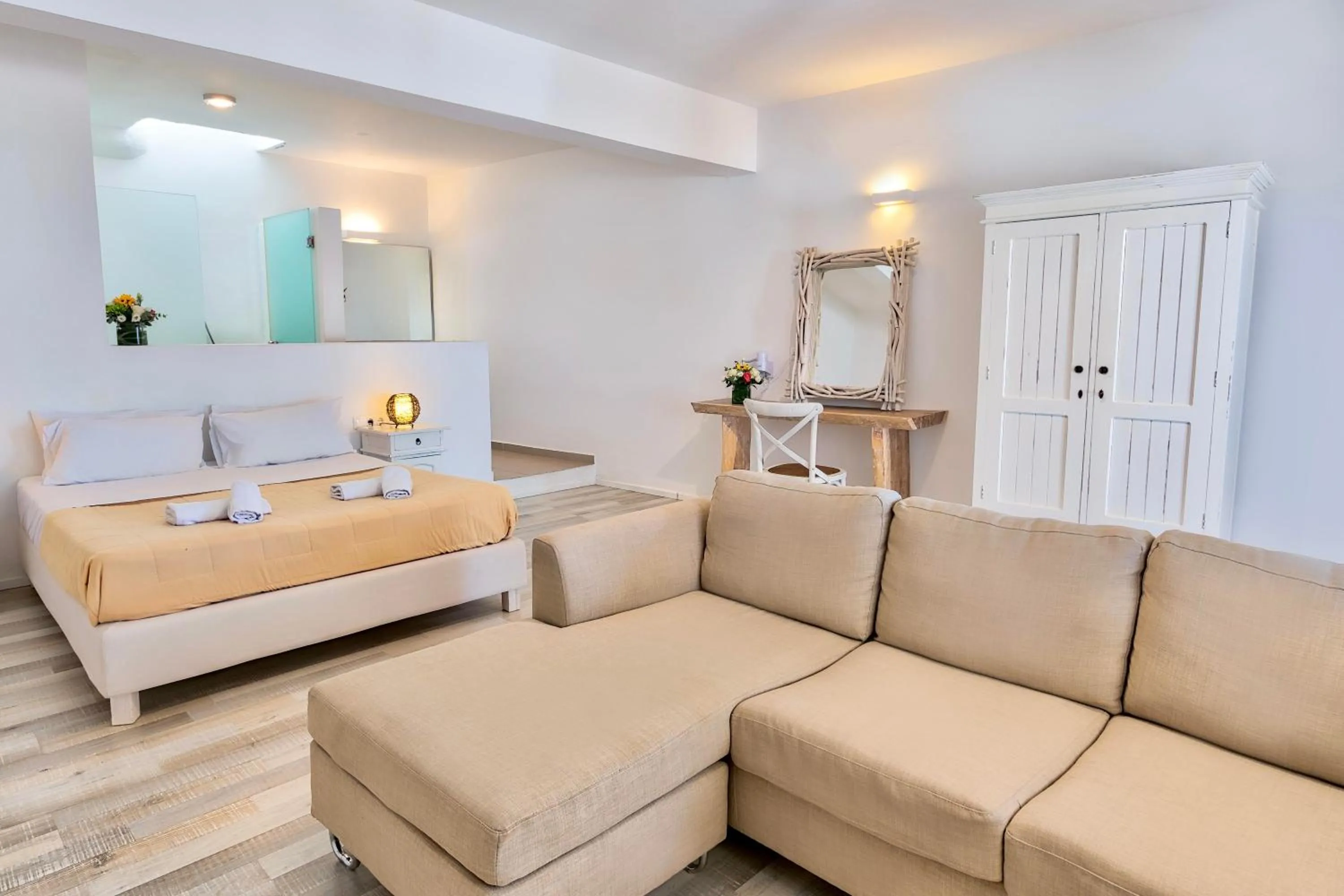 With-inn Mykonos Suites