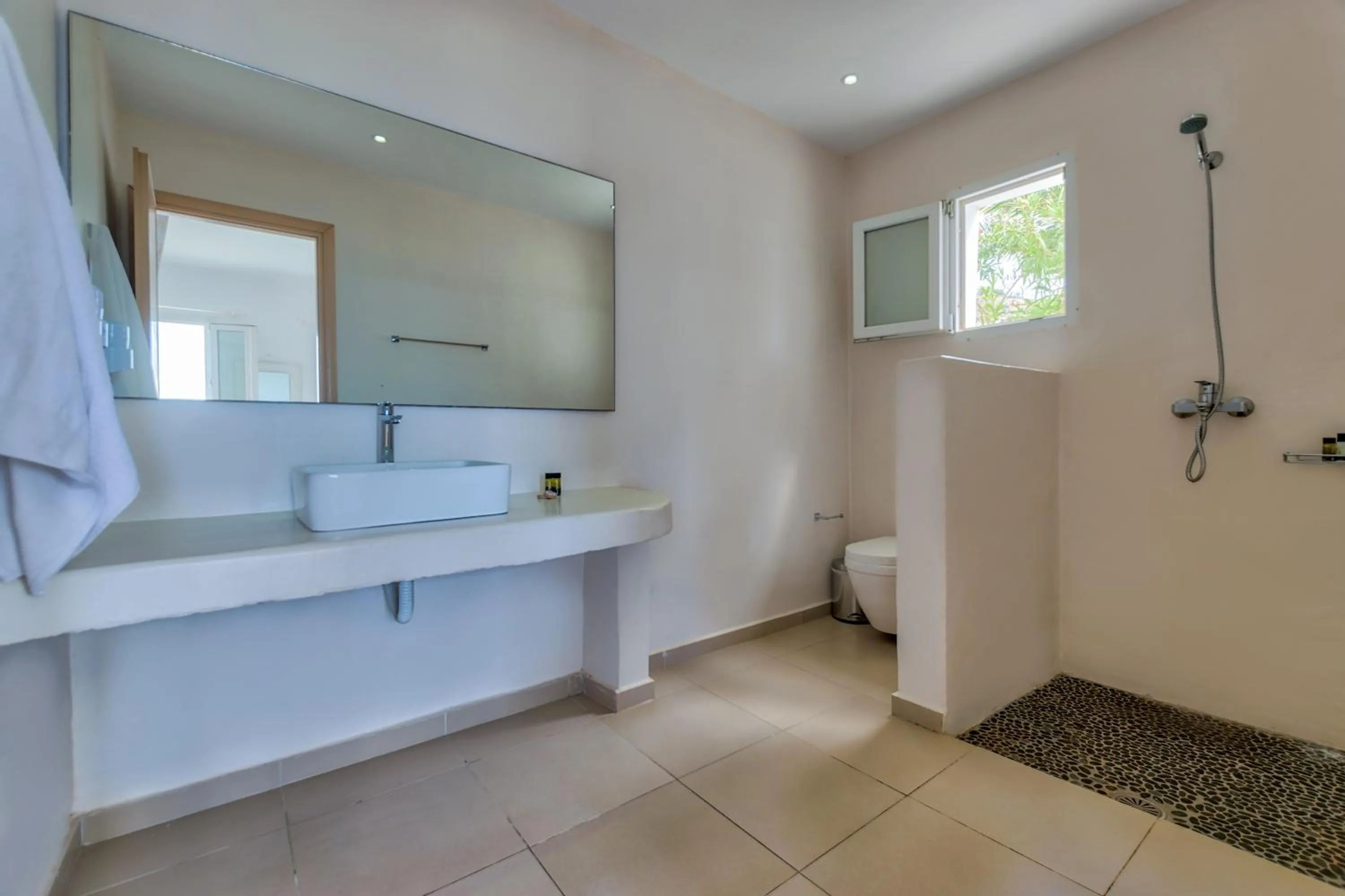 Bathroom in With-inn Mykonos Suites