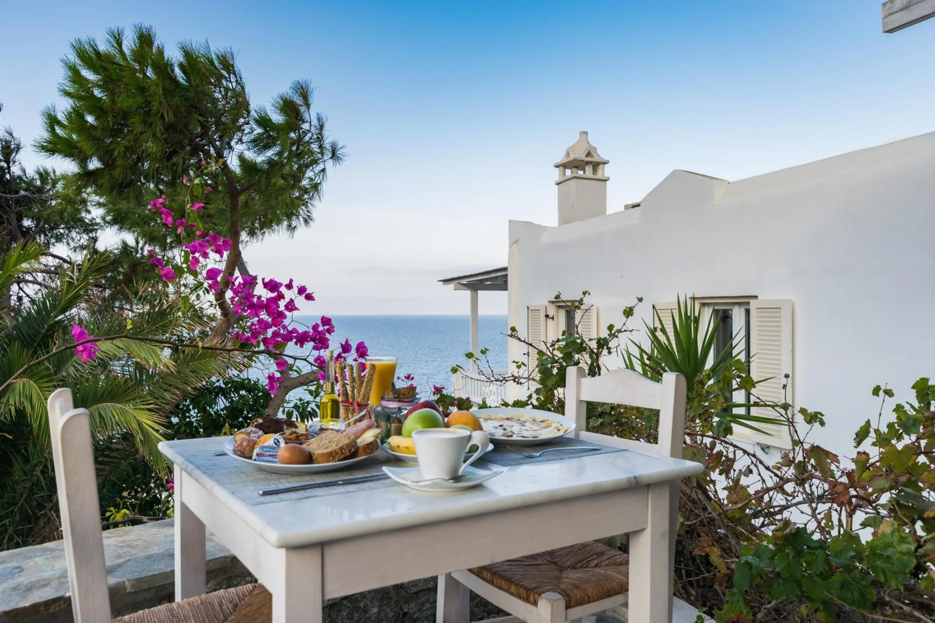 Breakfast in With-inn Mykonos Suites