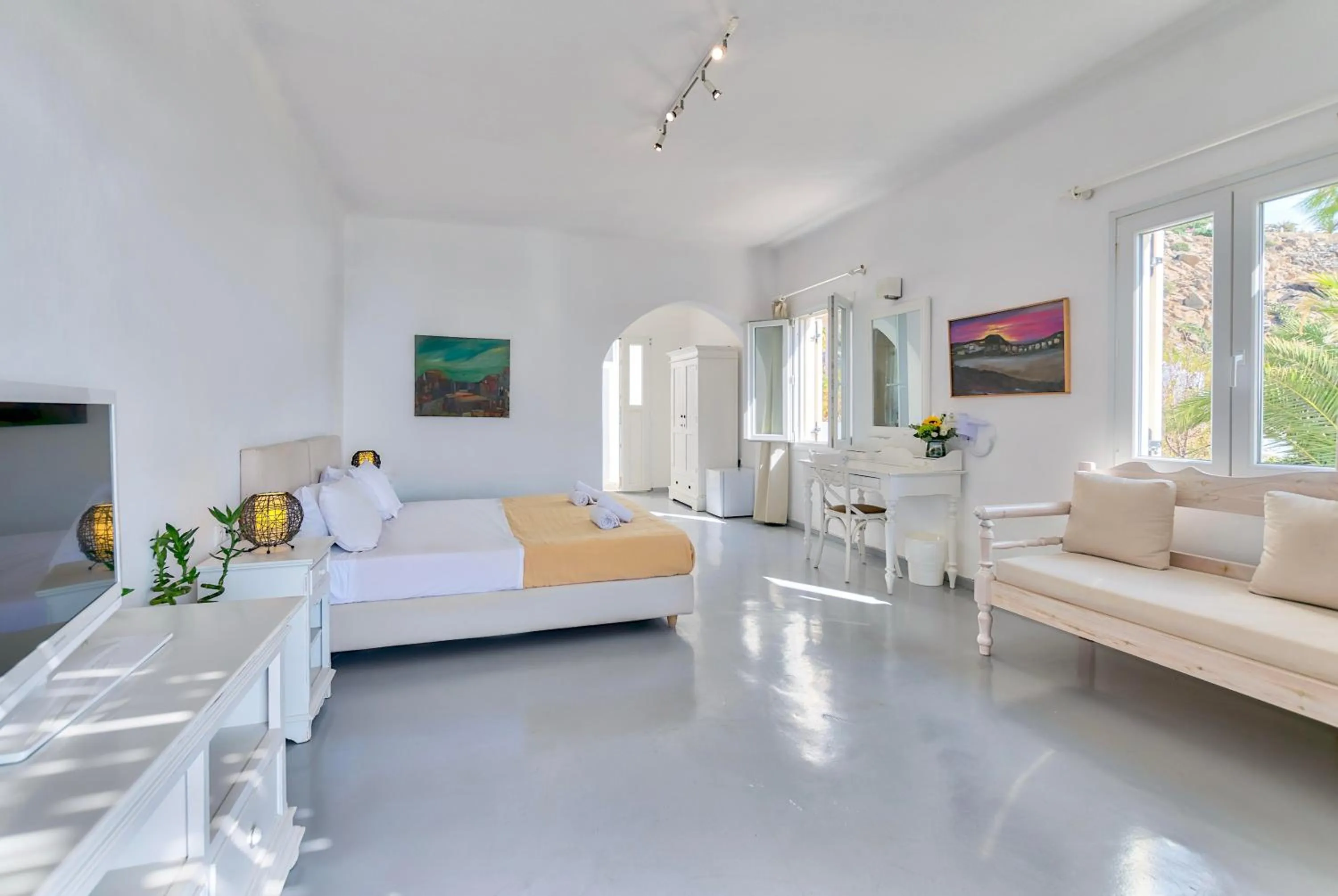 Bed in With-inn Mykonos Suites