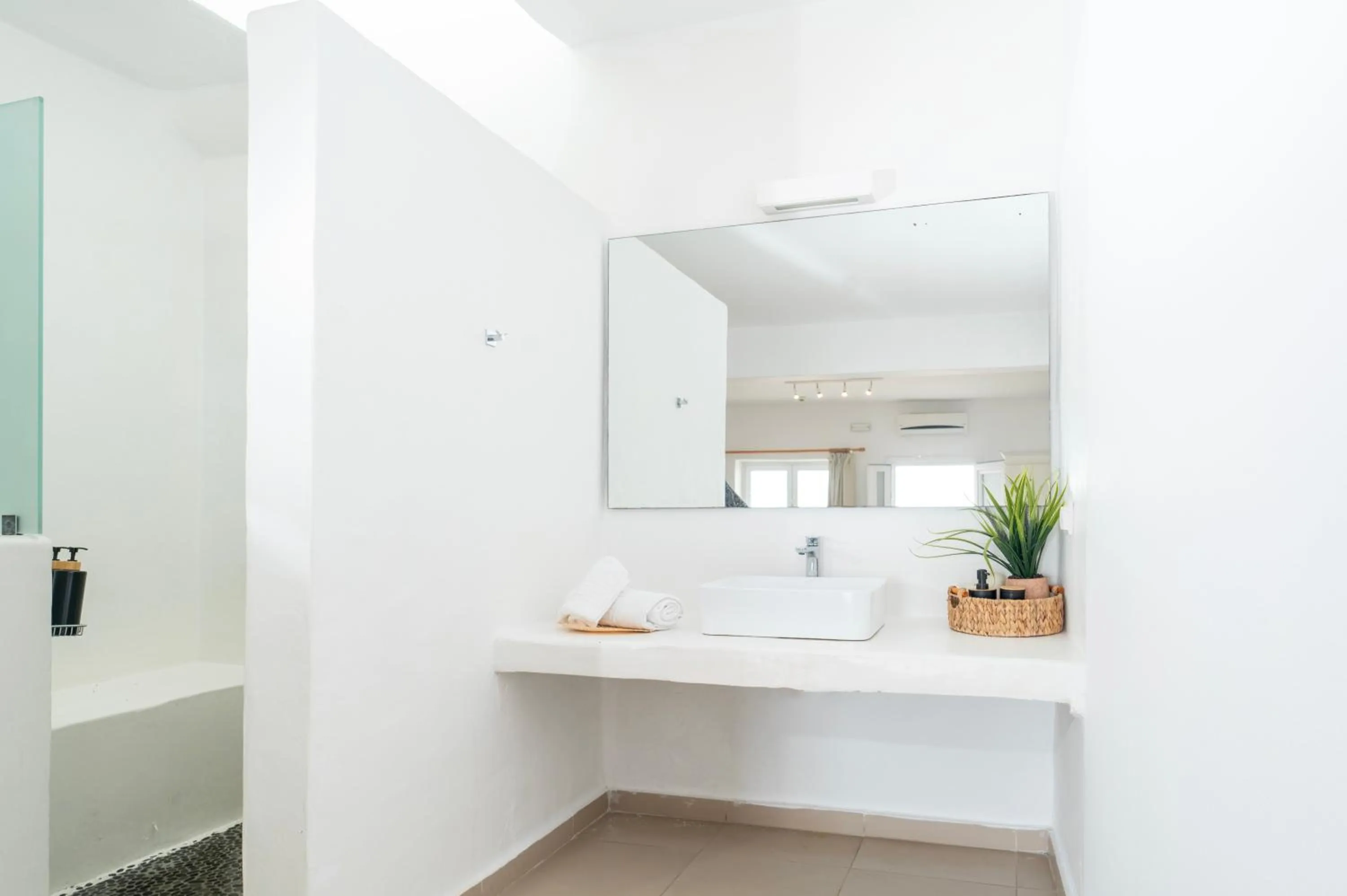 With-inn Mykonos Suites