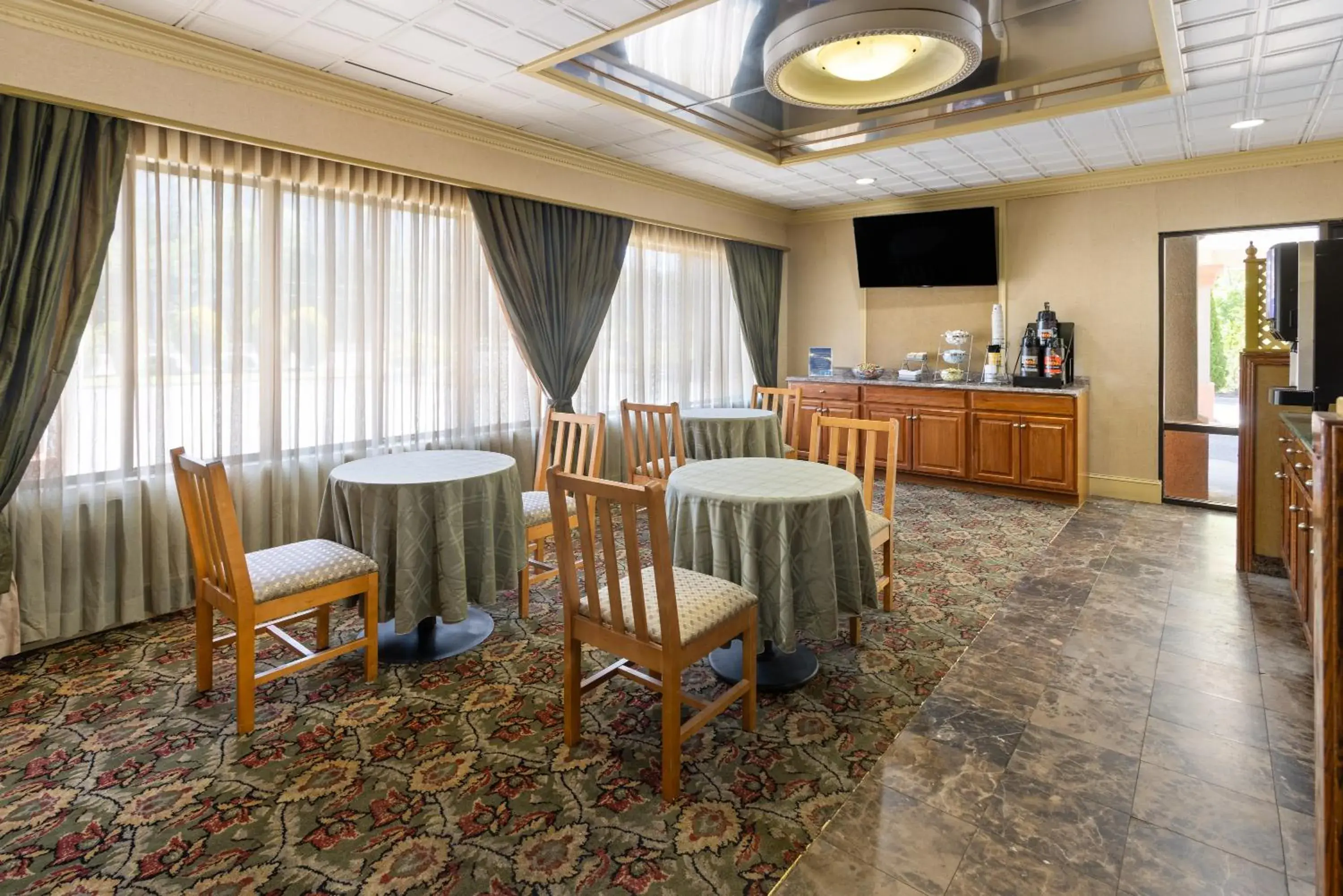 Breakfast in Inn at Atlantic City Hotel & Banquet Breakfast in Inn at Atlantic City Hotel & Banquet