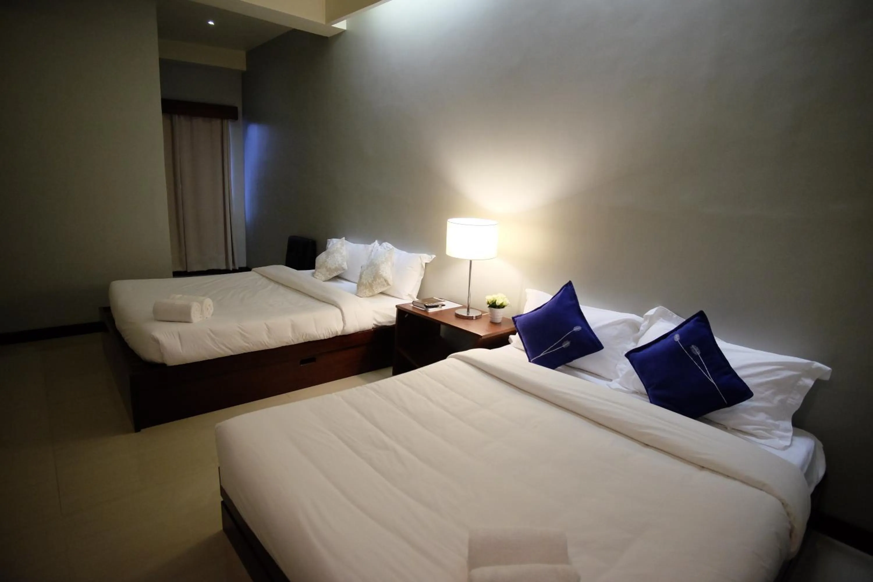 Bedroom, Bed in Pacific Waves Inn (Annex)