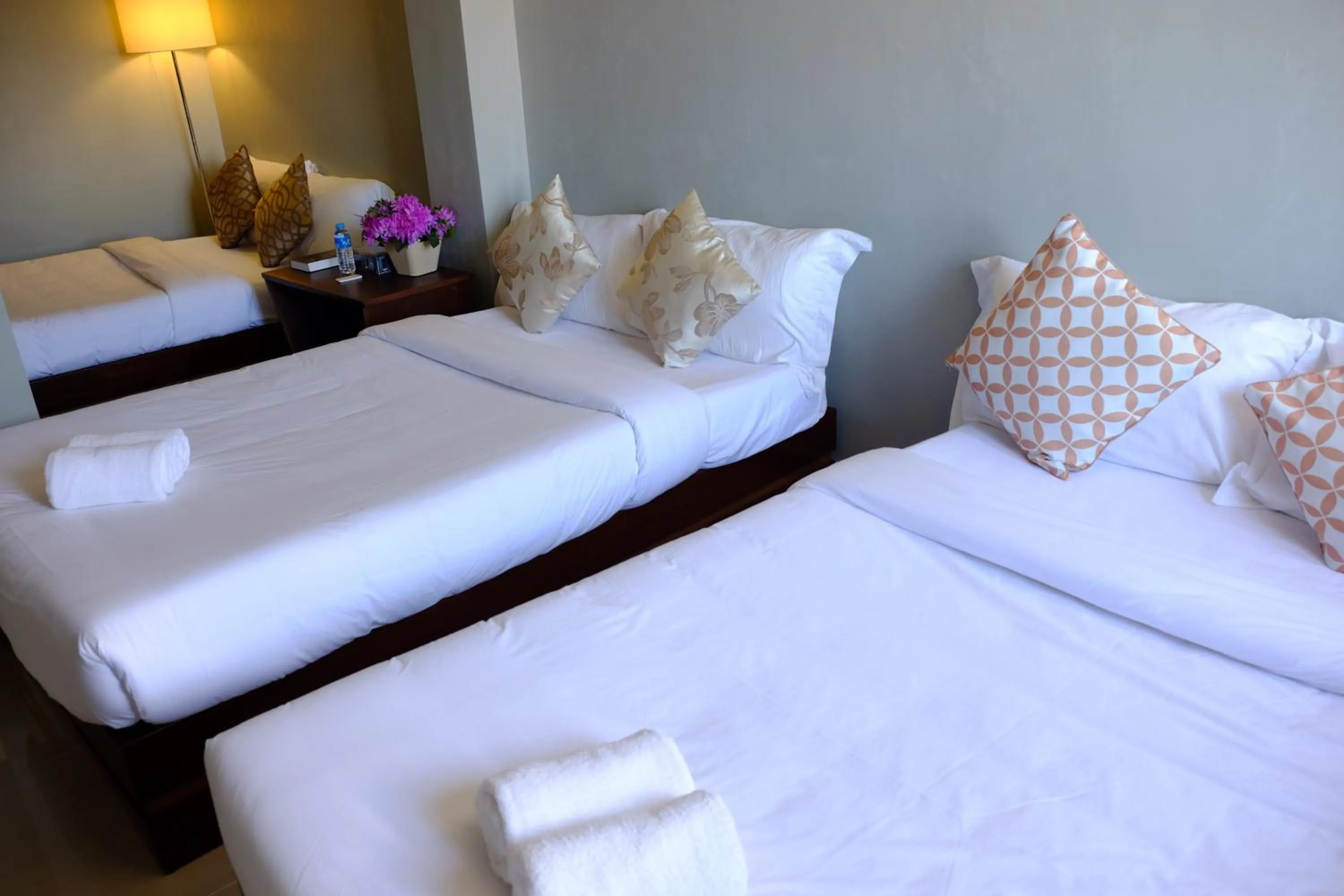 Bedroom, Bed in Pacific Waves Inn (Annex)