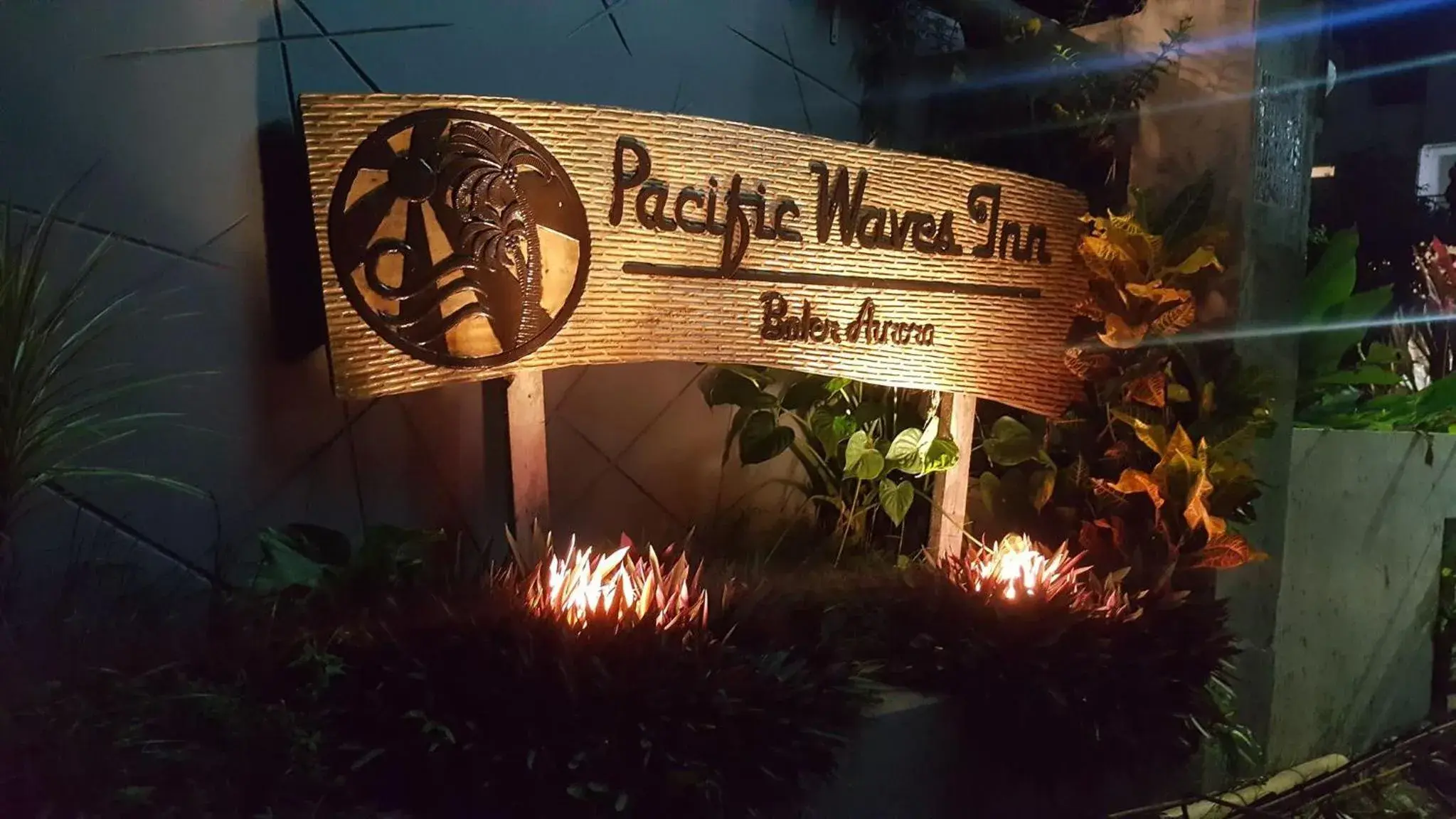 Facade/entrance in Pacific Waves Inn (Annex) Facade/entrance in Pacific Waves Inn (Annex)