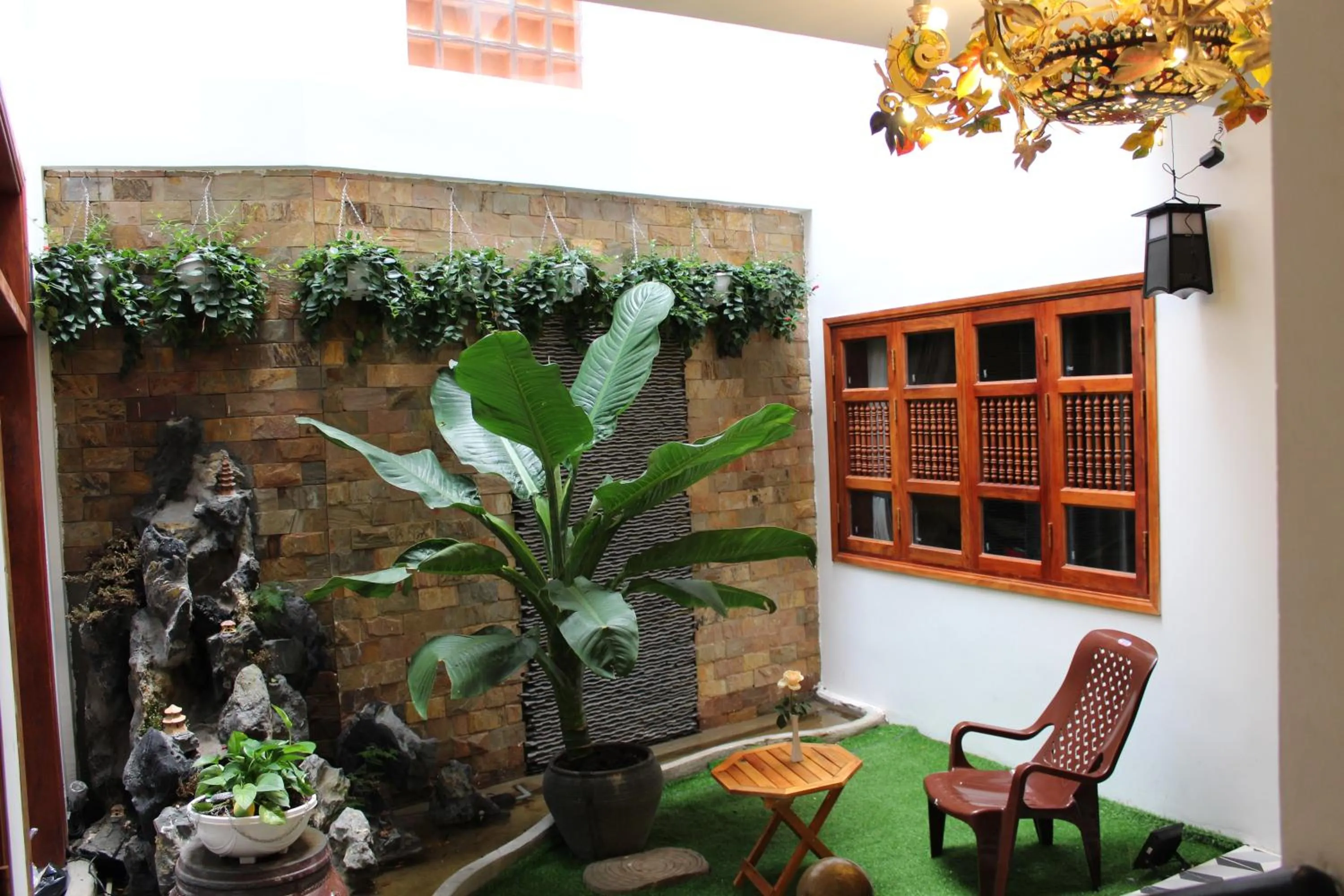 Garden in Hue 1962 INN