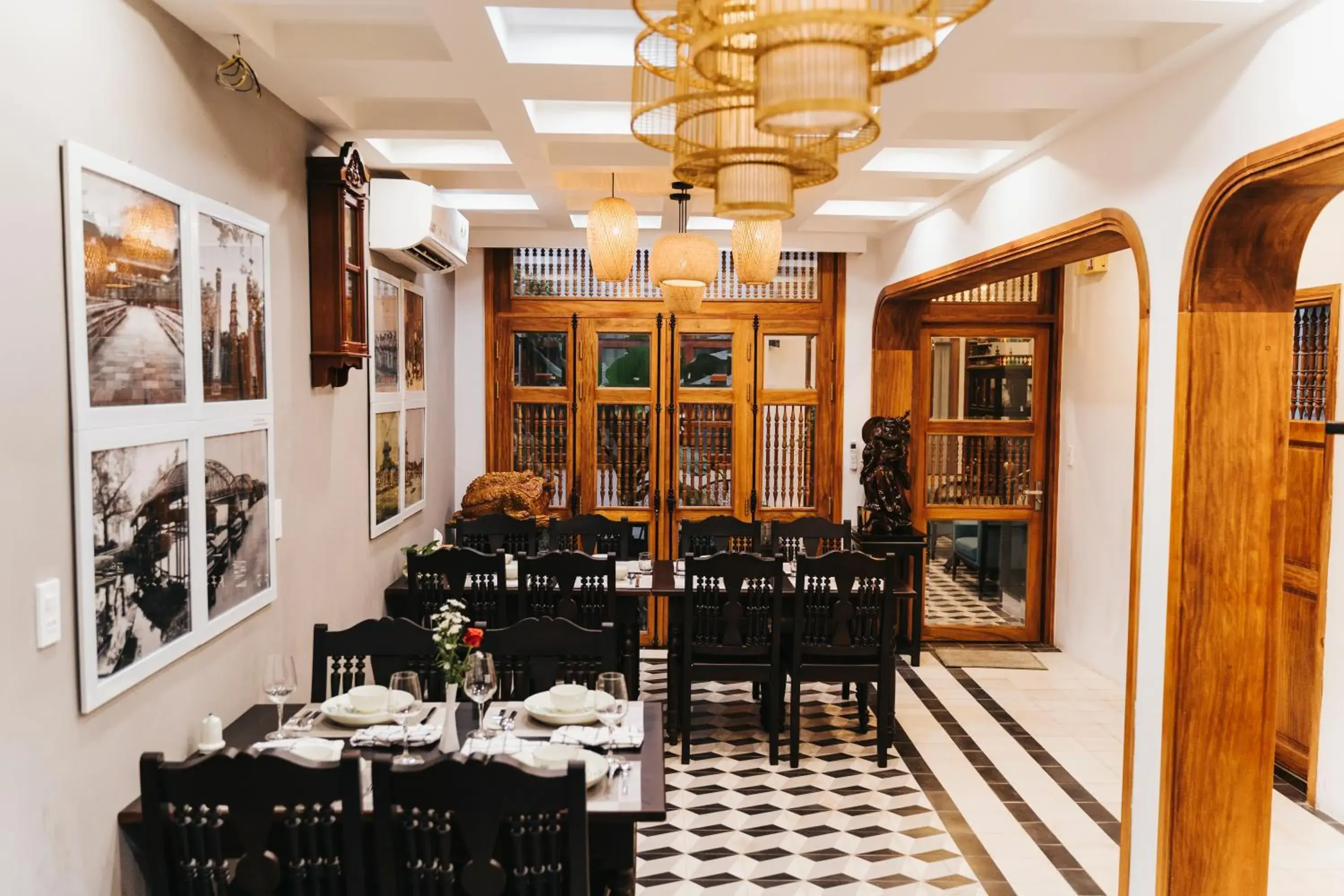 Restaurant/places to eat in Hue 1962 INN Restaurant/places to eat in Hue 1962 INN