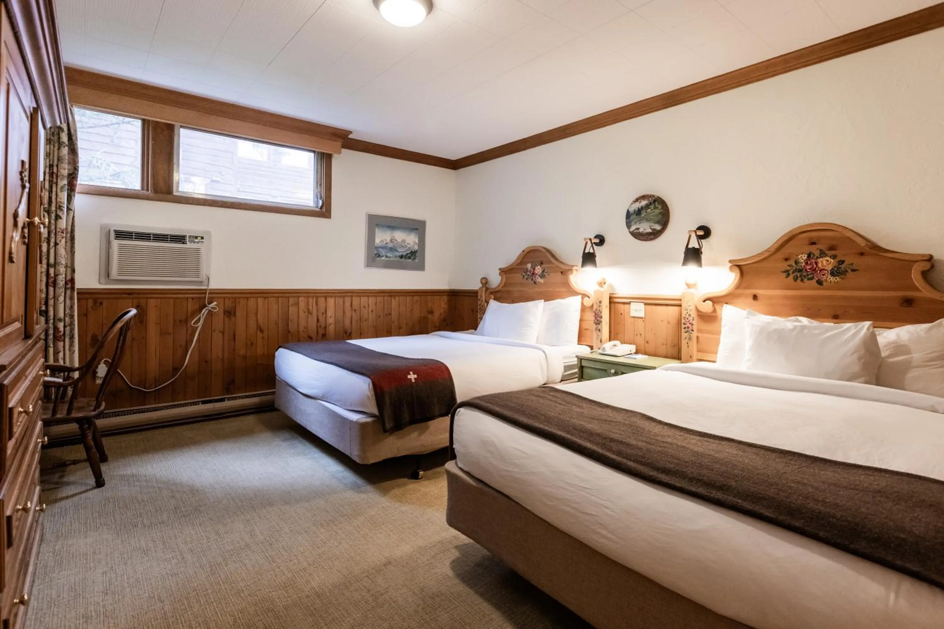 Bedroom, Bed in The Alpenhof