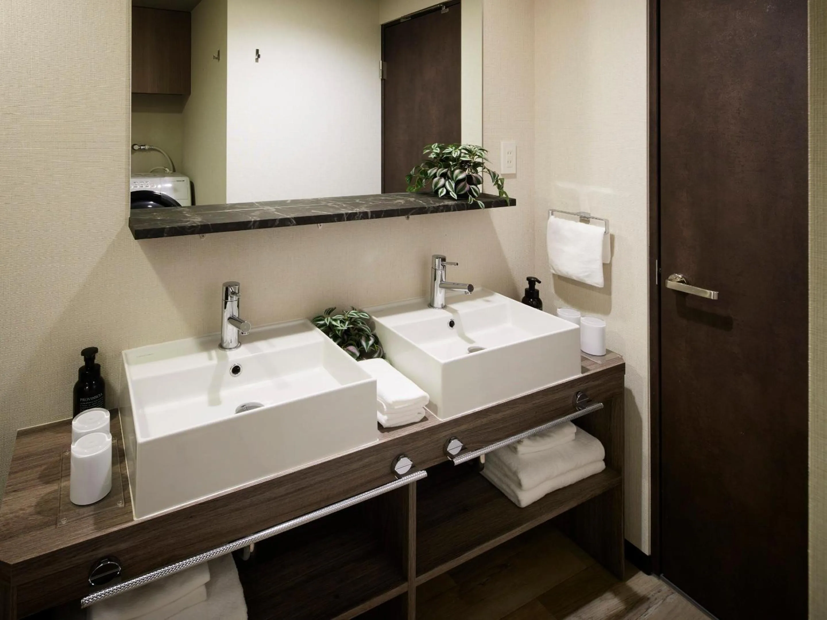 Other in Minn Ueno Iriya