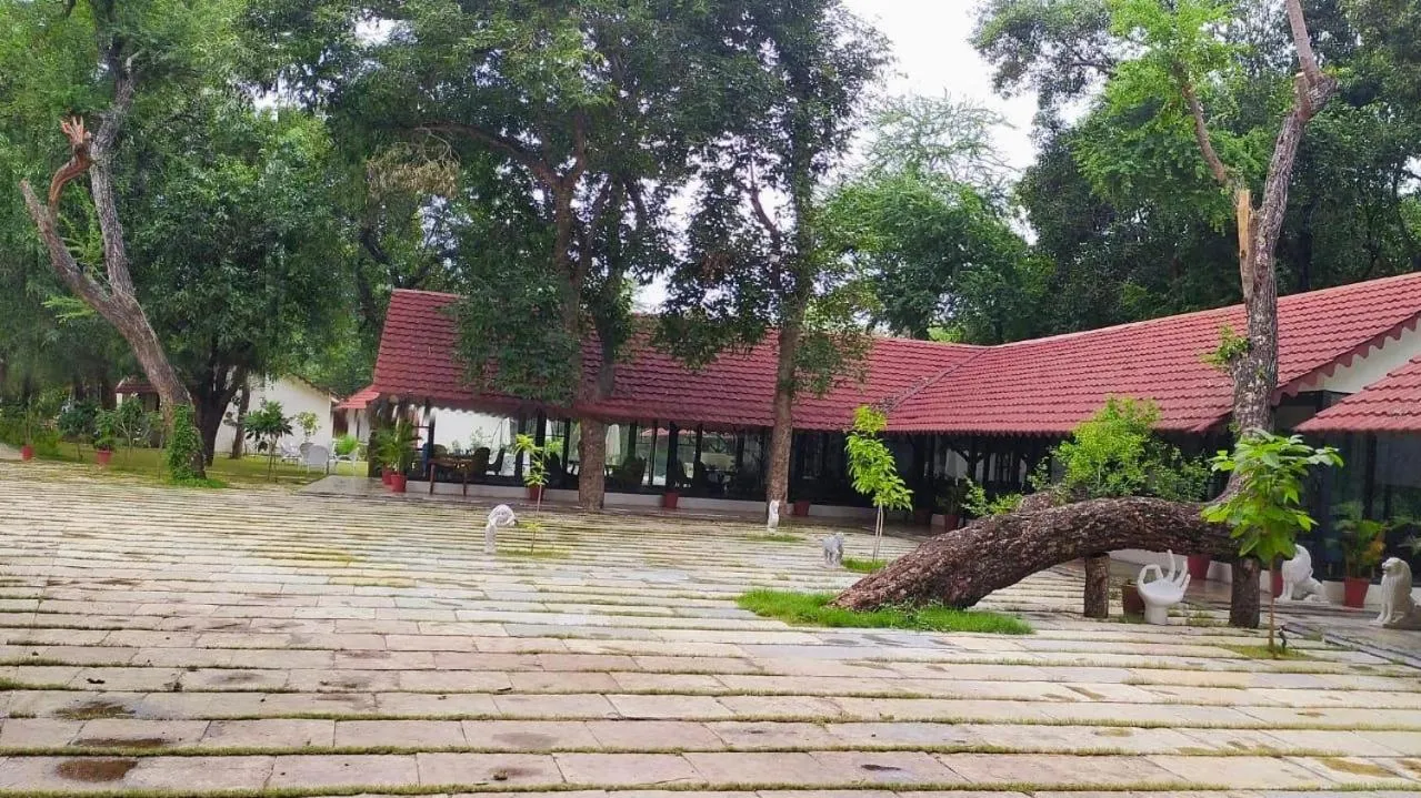 Restaurant/places to eat in Aranya Vilas - A Nature Resort