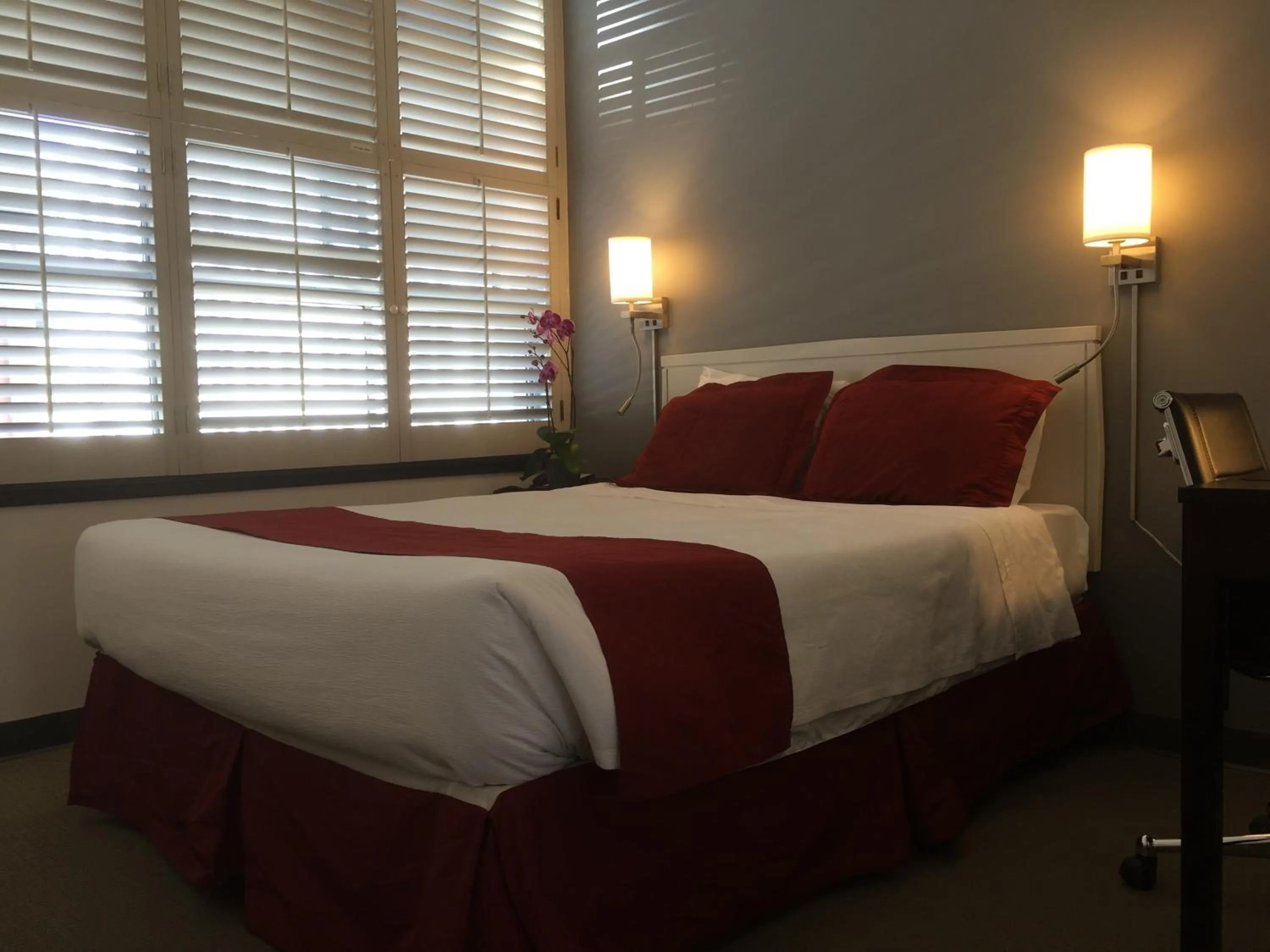 Bed in Grant Plaza Hotel