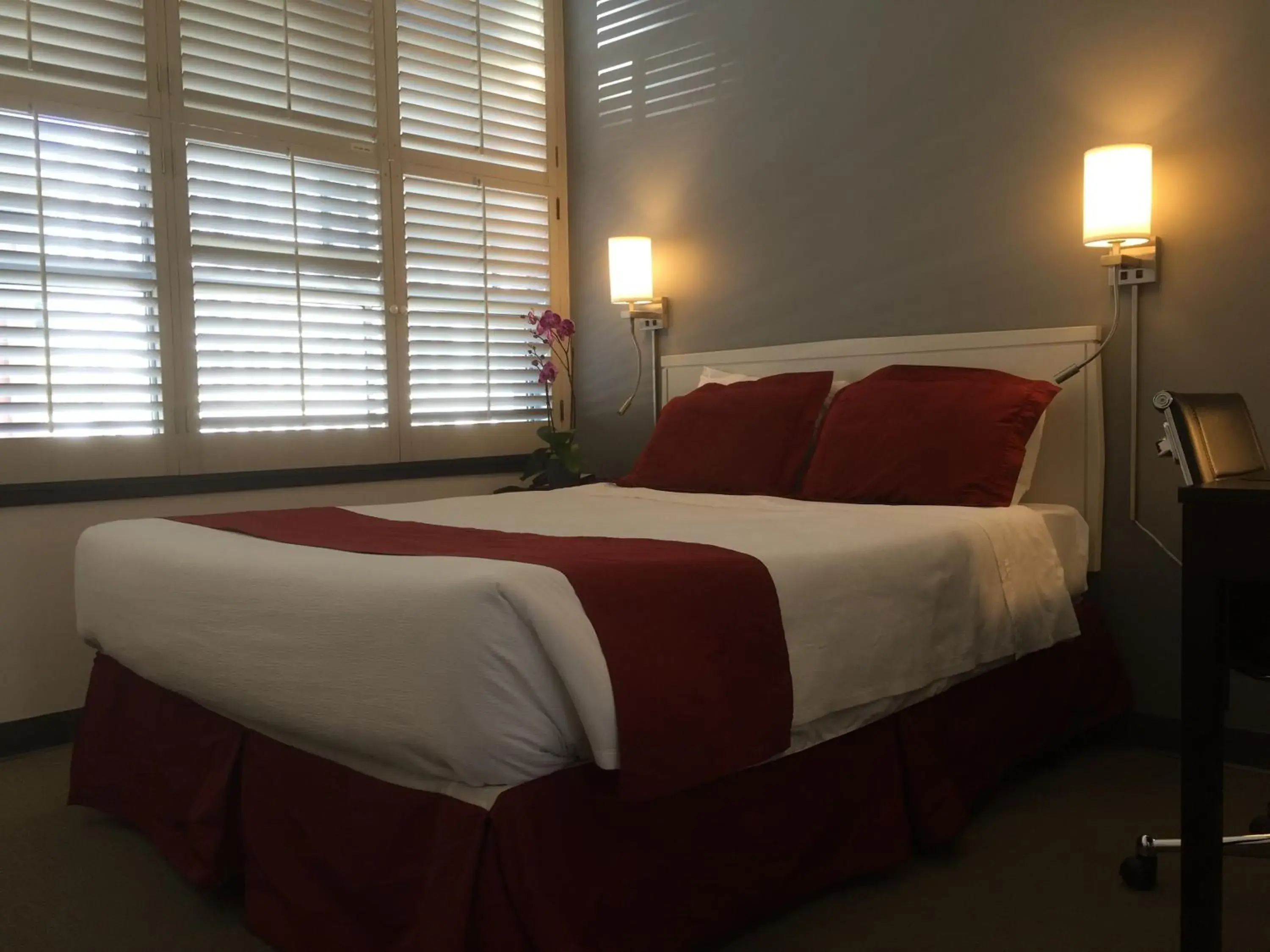 Bed in Grant Plaza Hotel Bed in Grant Plaza Hotel