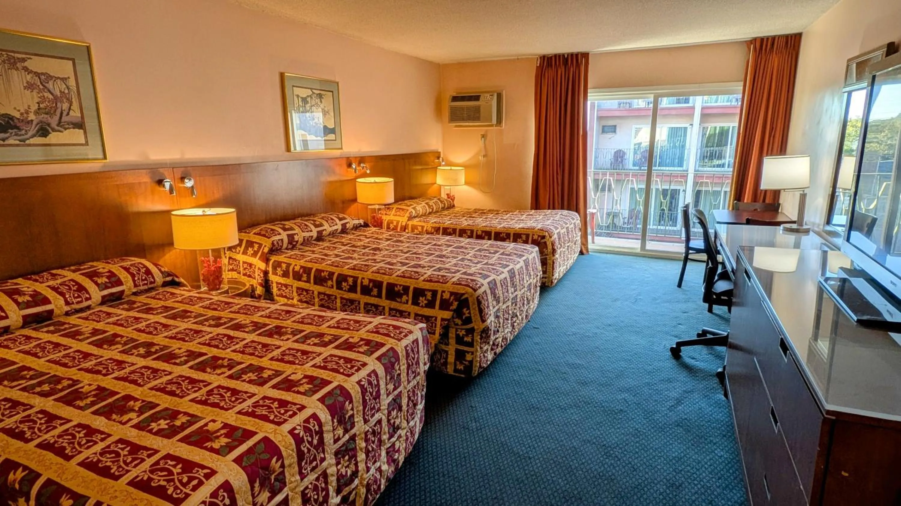 Bed in Royal Century Hotel at LAX