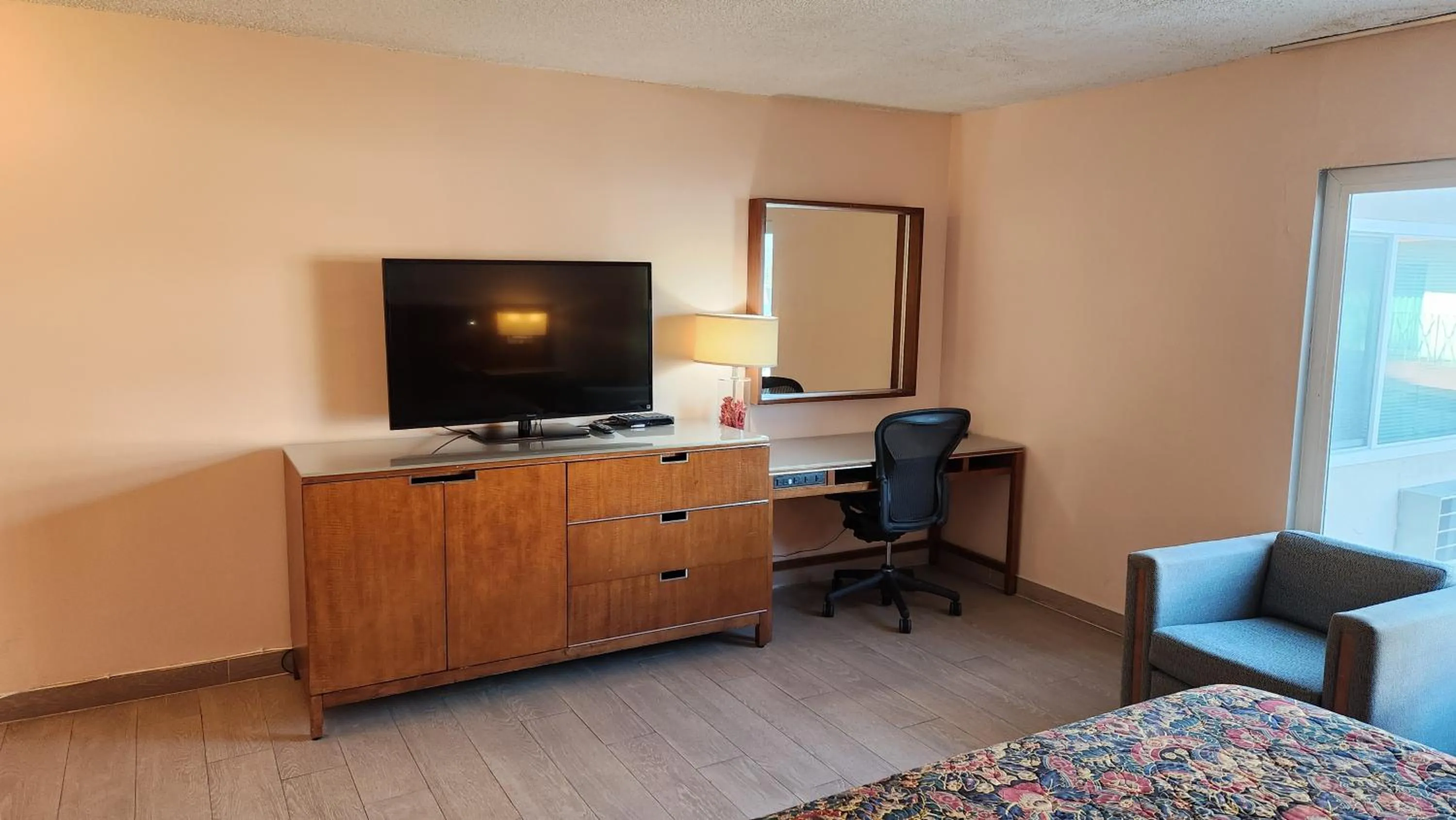 Royal Century Hotel at LAX