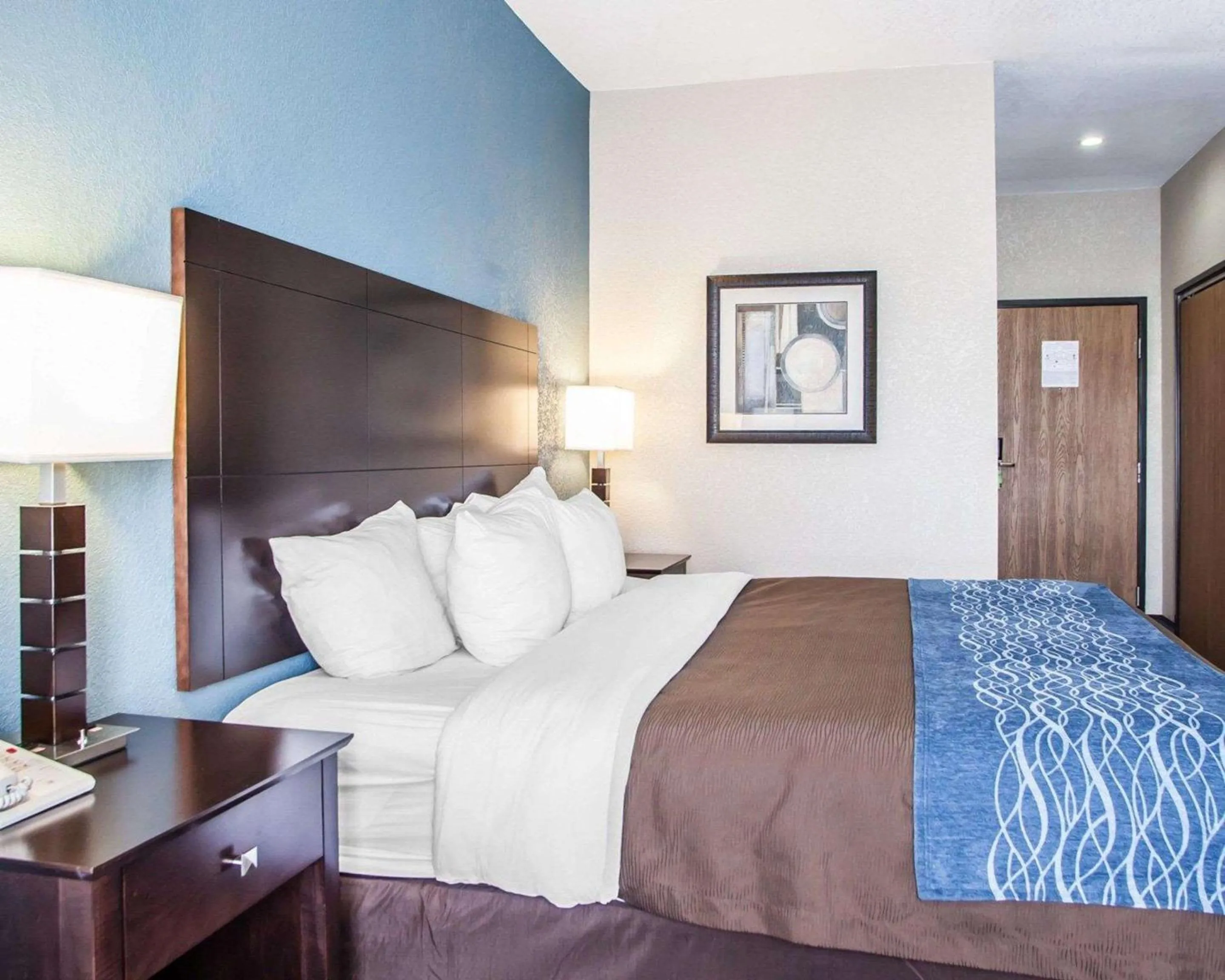Bedroom, Bed in Comfort Inn Lees Summit - Hwy 50 & Hwy 291