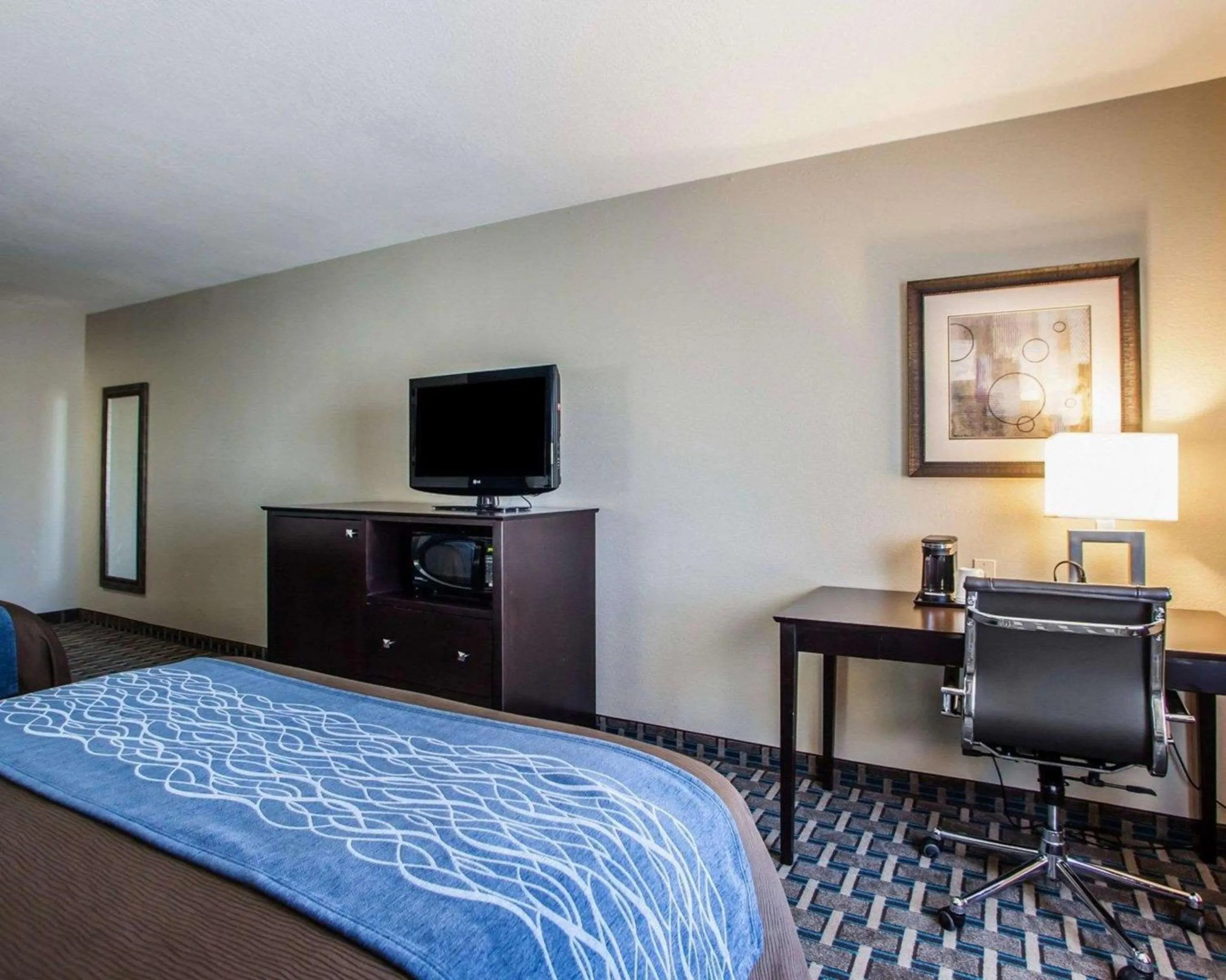 Bedroom, Bed in Comfort Inn Lees Summit - Hwy 50 & Hwy 291