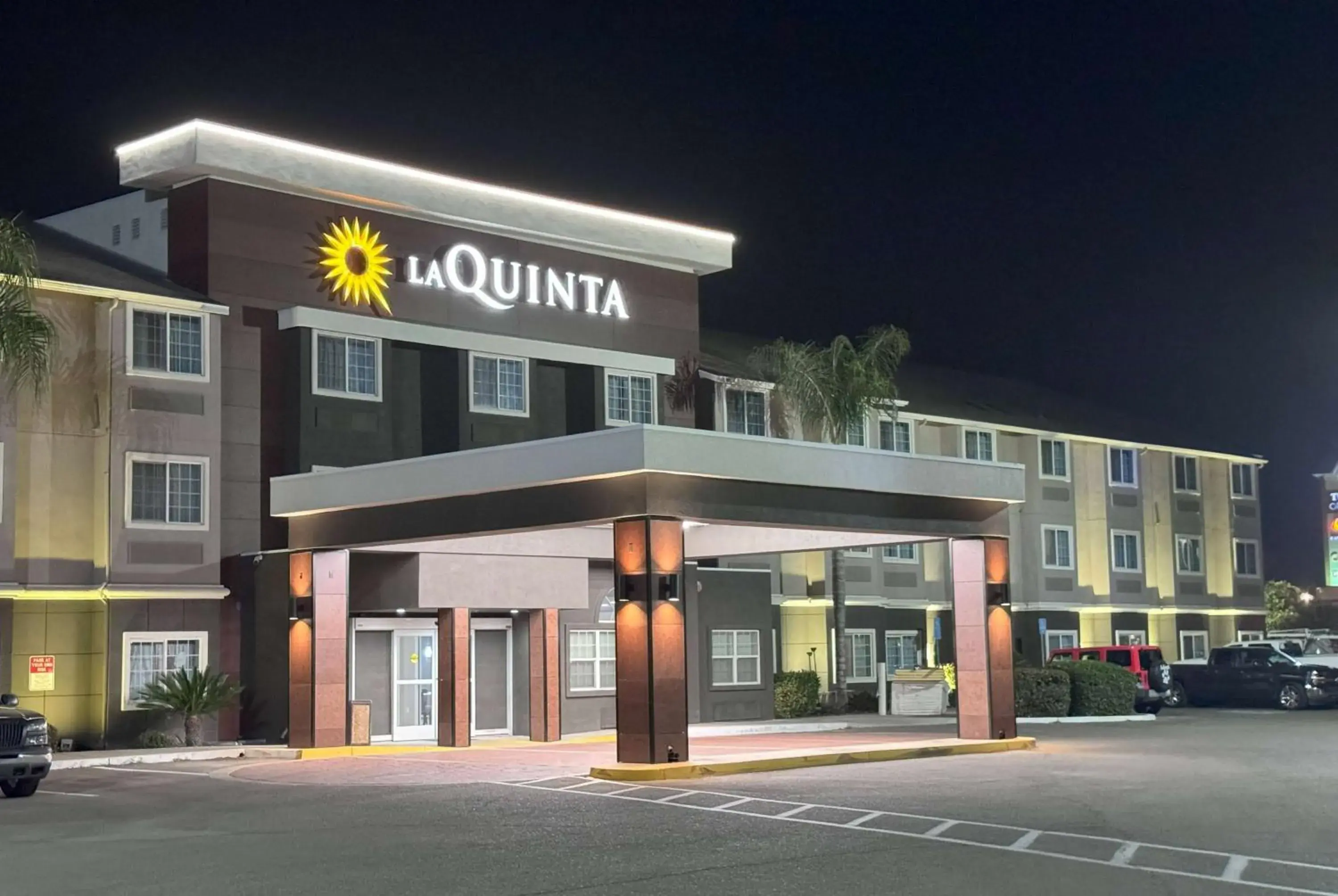 Property building in La Quinta by Wyndham Tulare Property building in La Quinta by Wyndham Tulare