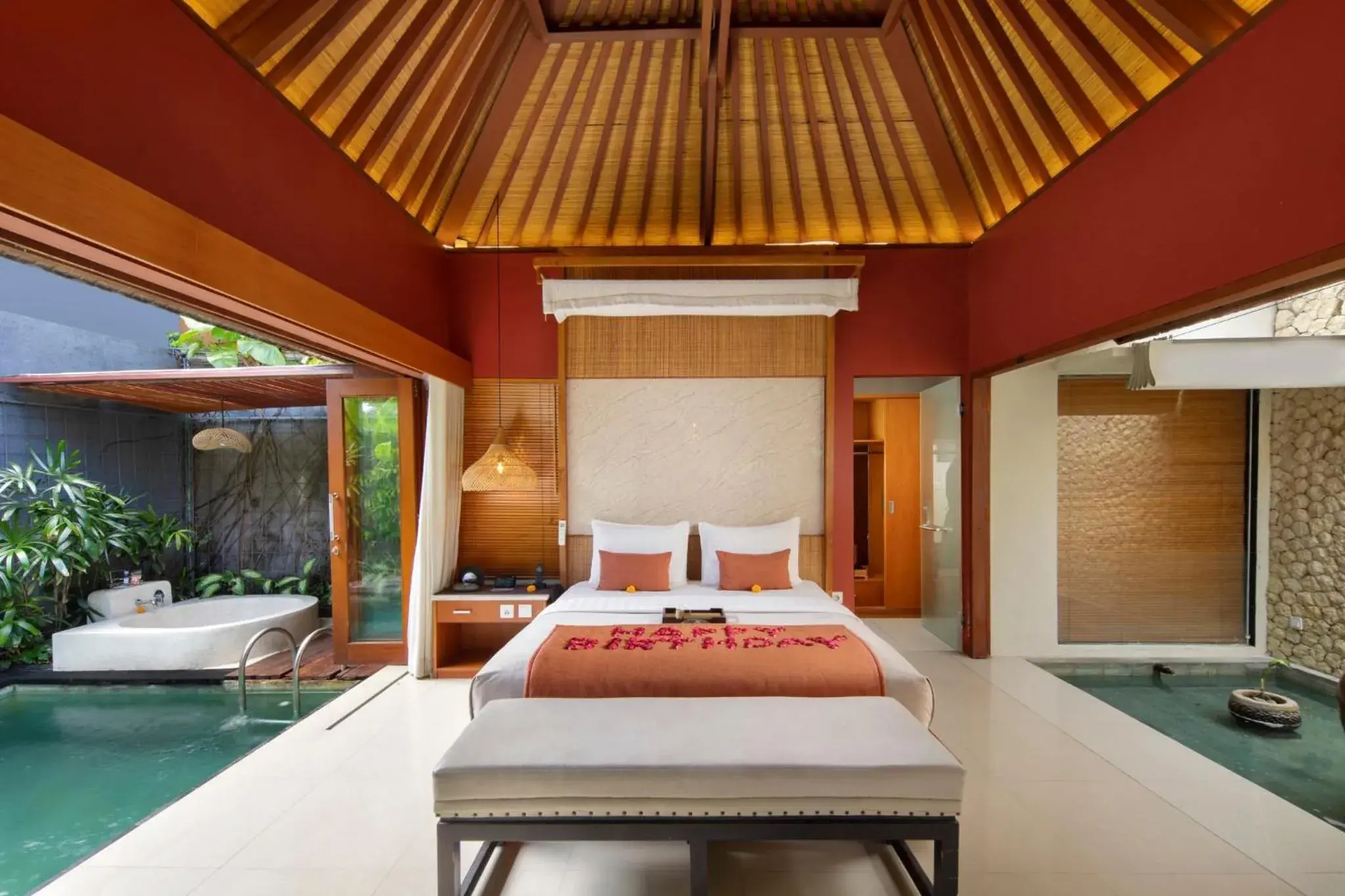 Decorative detail, Bed in Seminyak Sanctuary Villa by Ini Vie Hospitality Decorative detail, Bed in Seminyak Sanctuary Villa by Ini Vie Hospitality